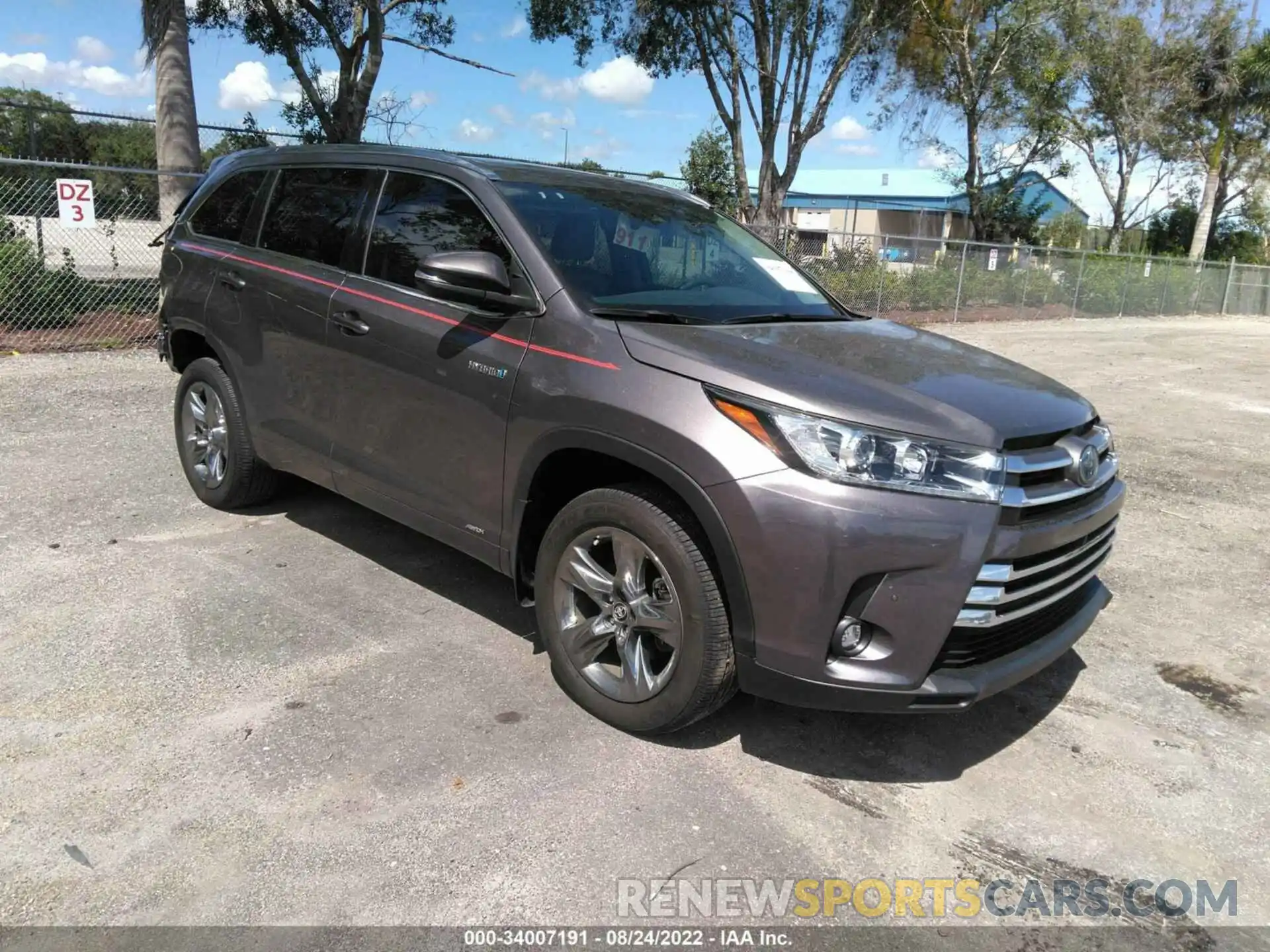 1 Photograph of a damaged car 5TDDGRFHXKS061421 TOYOTA HIGHLANDER 2019