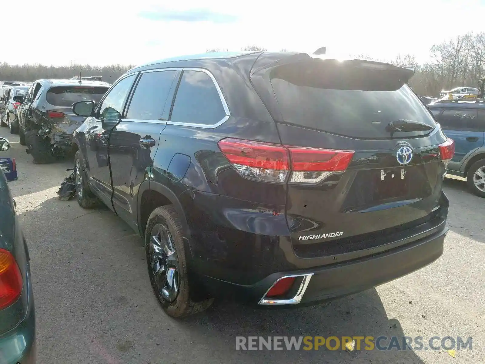 3 Photograph of a damaged car 5TDDGRFHXKS067655 TOYOTA HIGHLANDER 2019