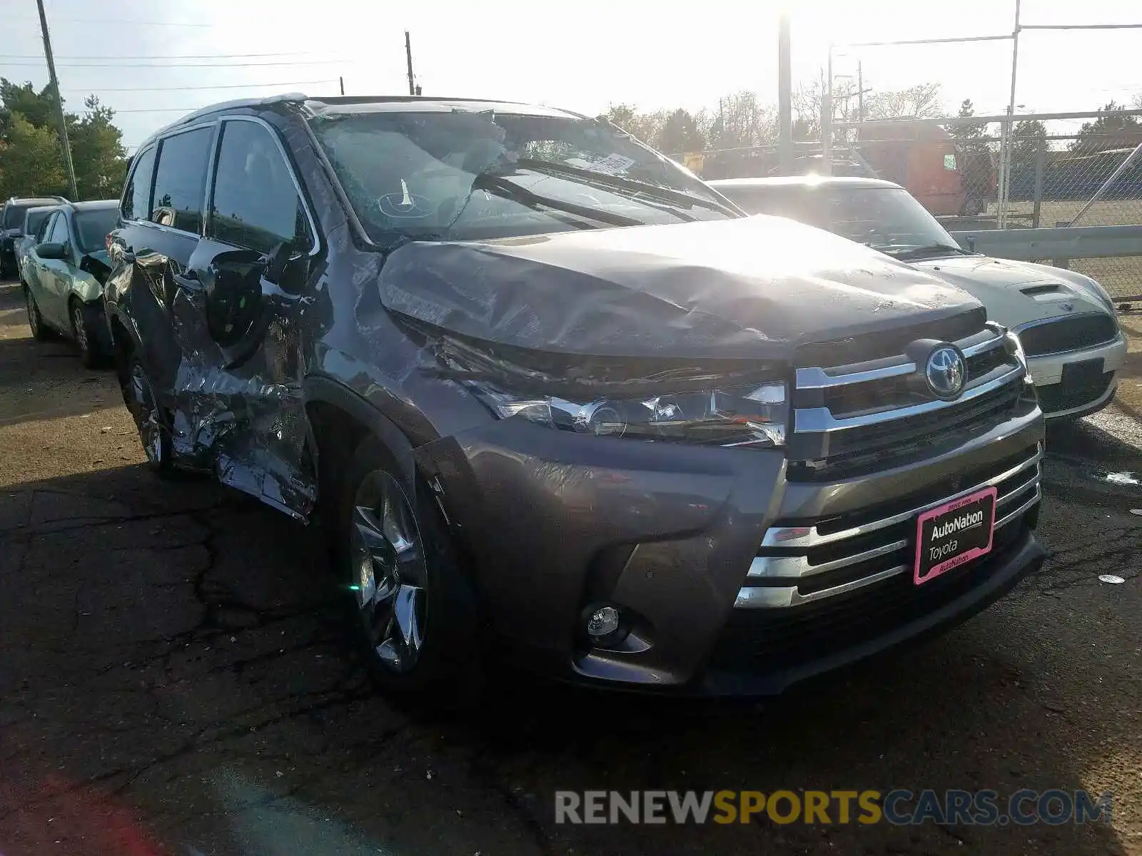 1 Фотография поврежденного автомобиля 5TDDGRFHXKS069230 TOYOTA HIGHLANDER 2019