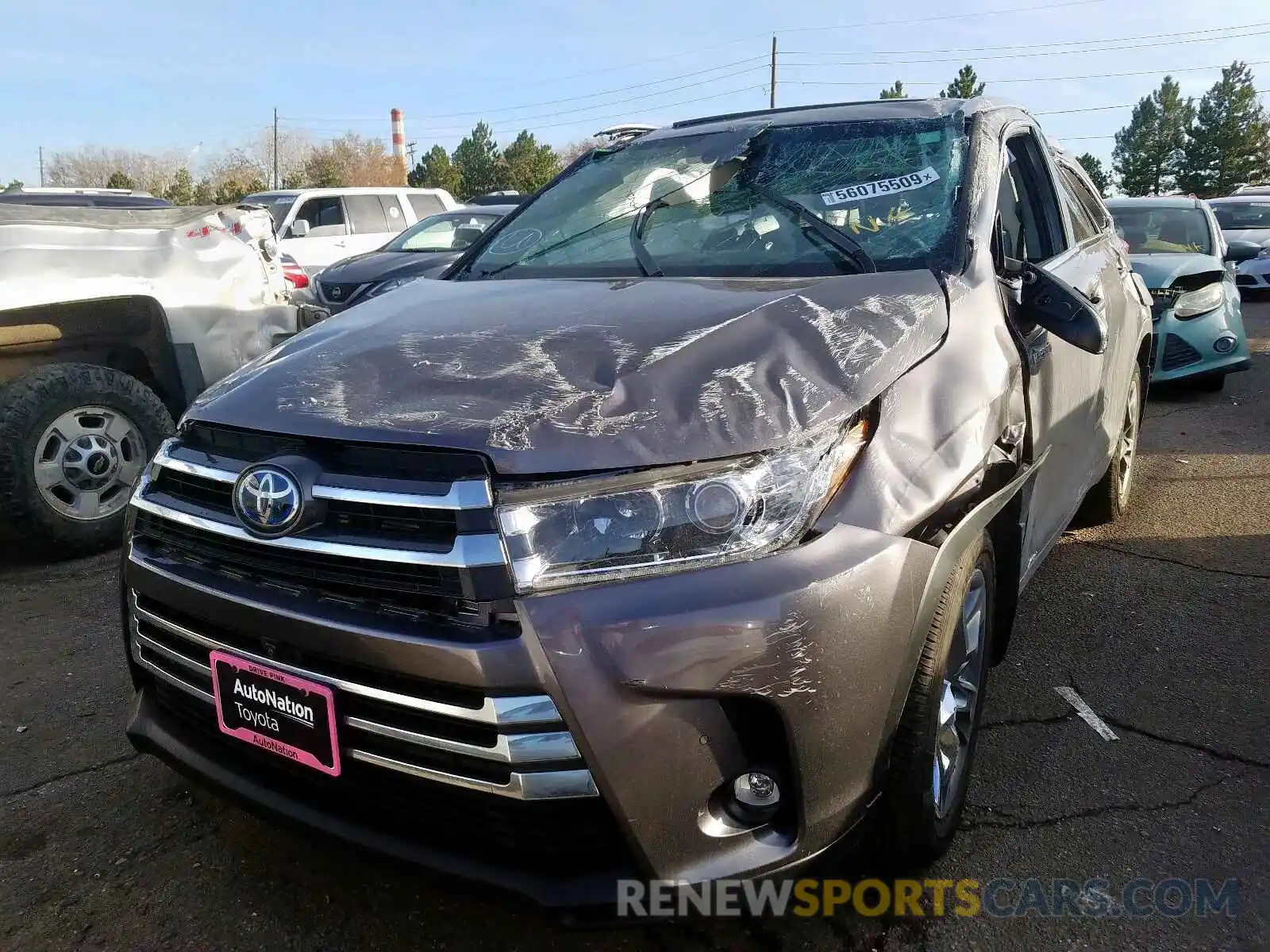 2 Фотография поврежденного автомобиля 5TDDGRFHXKS069230 TOYOTA HIGHLANDER 2019