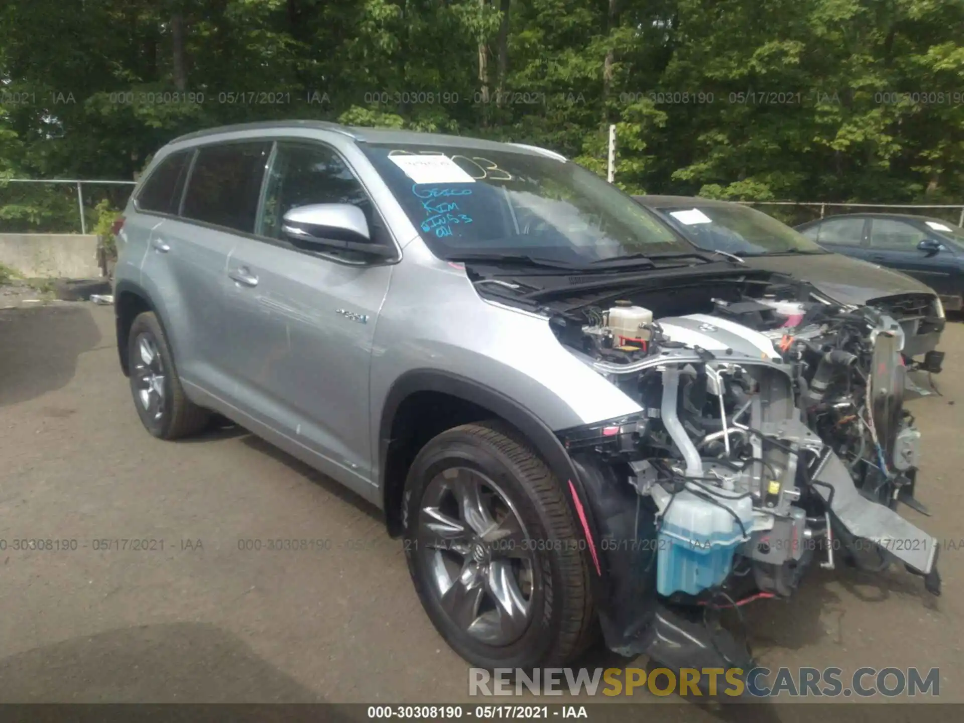 1 Photograph of a damaged car 5TDDGRFHXKS070619 TOYOTA HIGHLANDER 2019