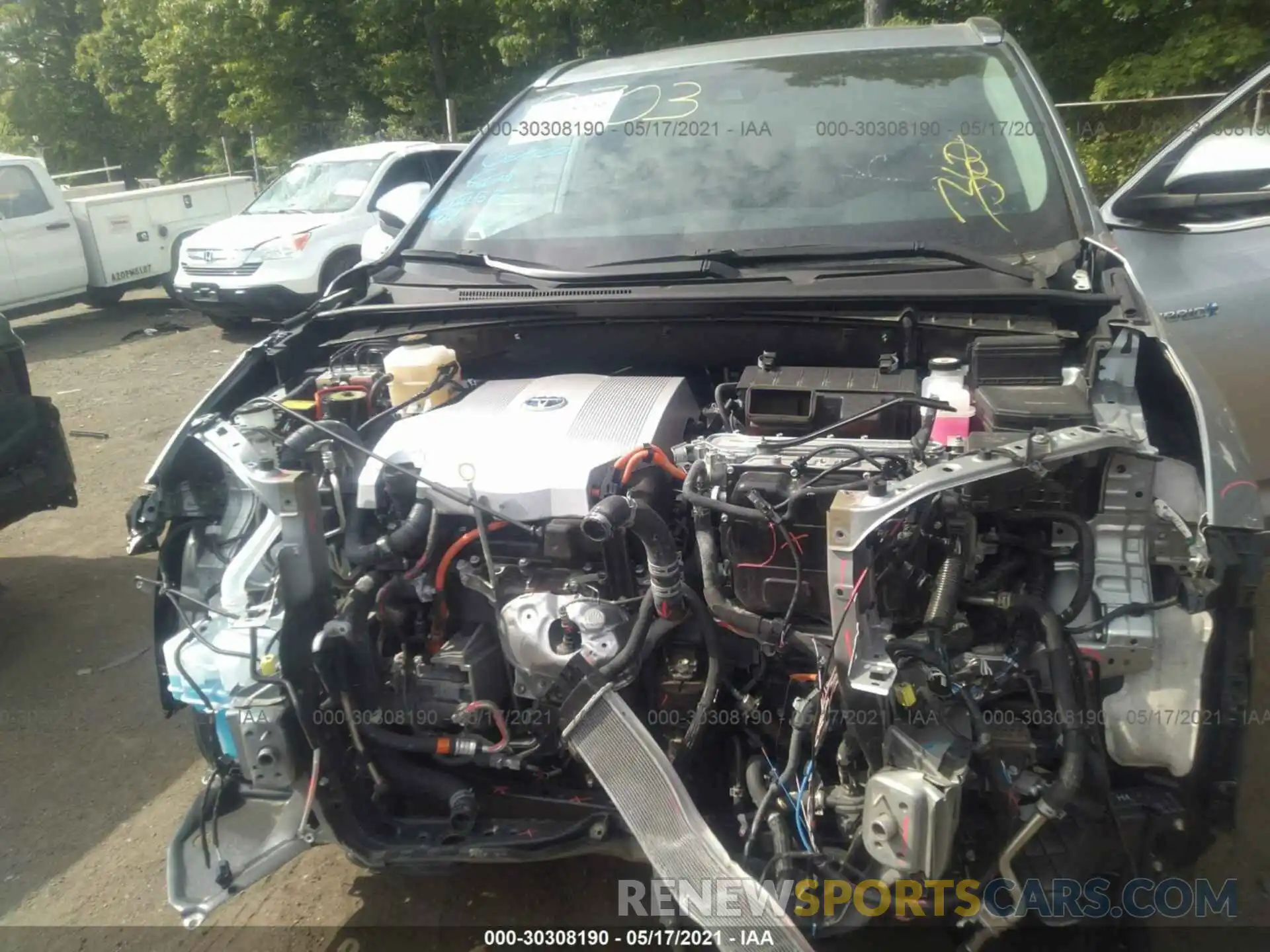 10 Photograph of a damaged car 5TDDGRFHXKS070619 TOYOTA HIGHLANDER 2019