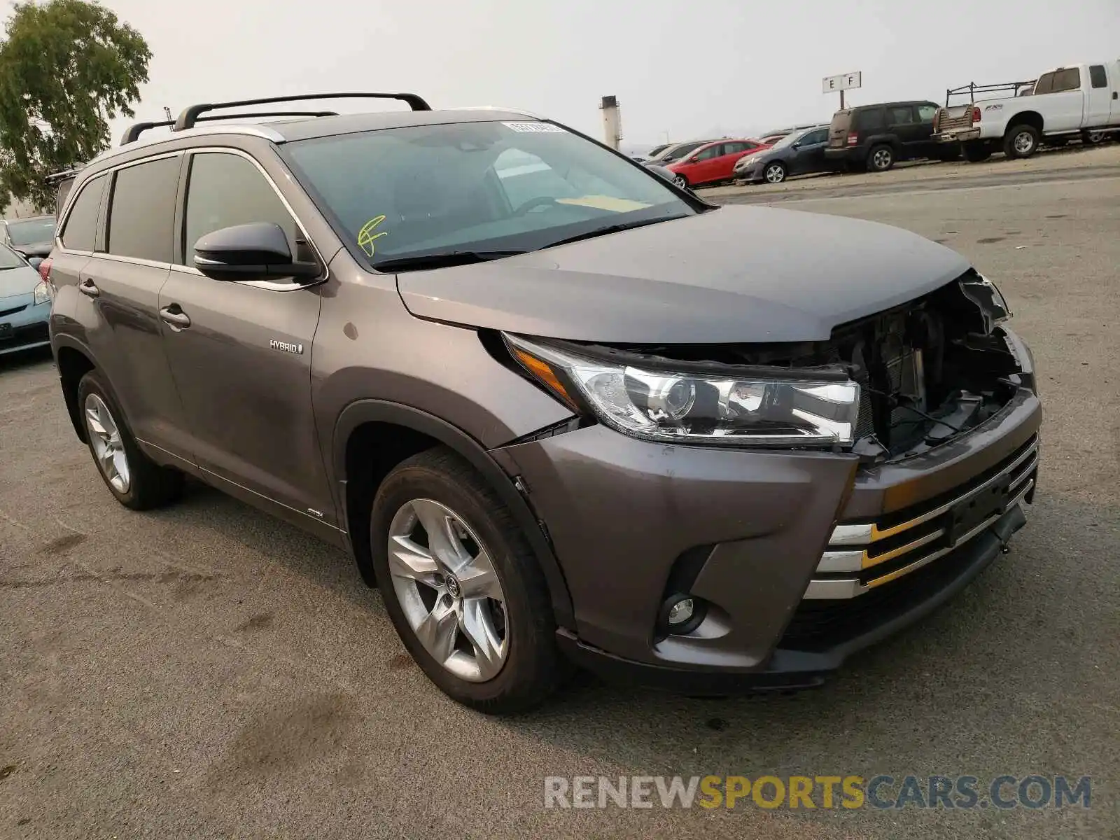 1 Photograph of a damaged car 5TDDGRFHXKS070698 TOYOTA HIGHLANDER 2019