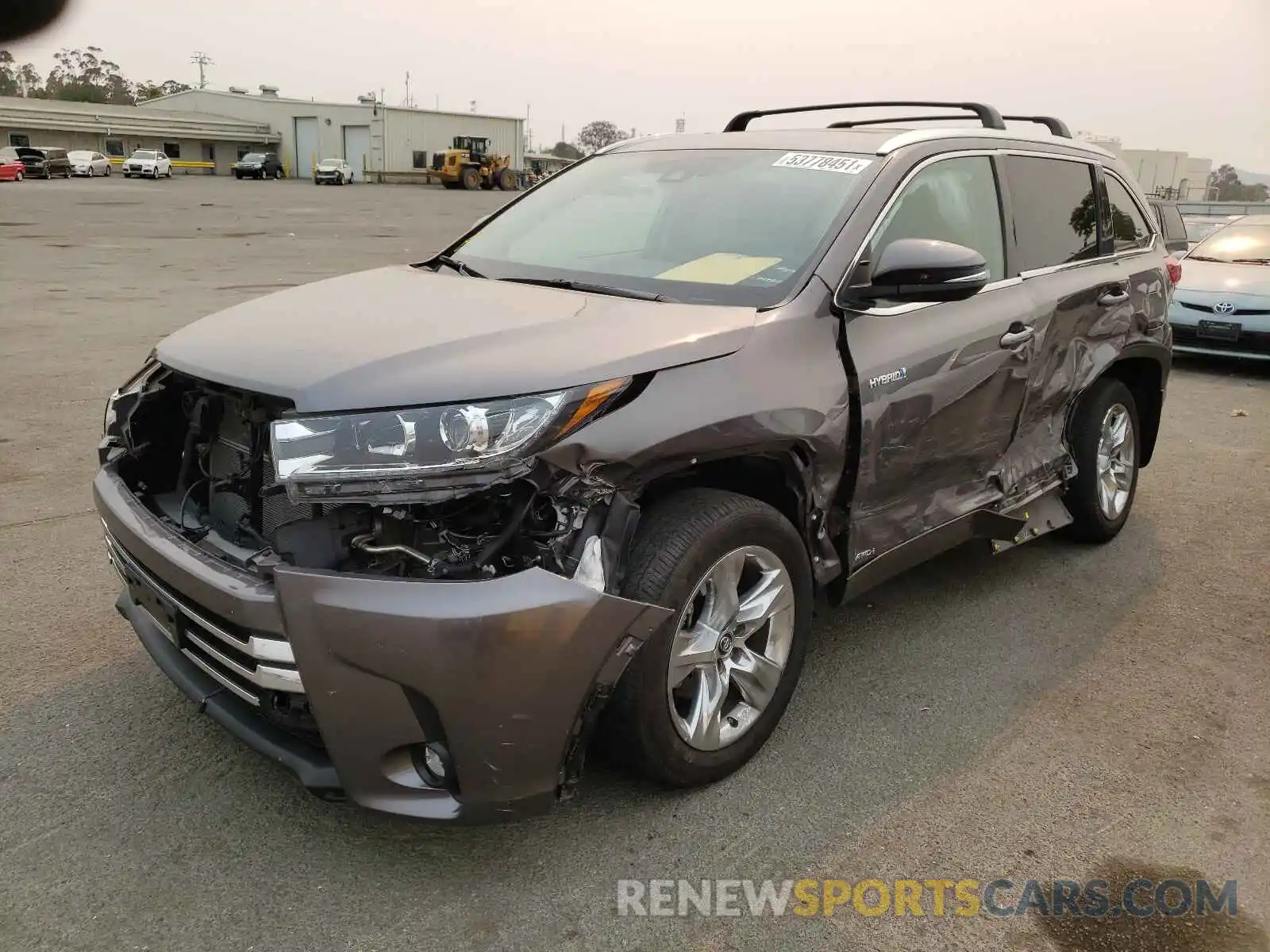 2 Photograph of a damaged car 5TDDGRFHXKS070698 TOYOTA HIGHLANDER 2019