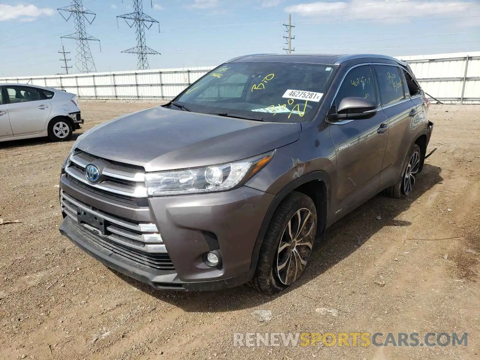 2 Photograph of a damaged car 5TDDGRFHXKS070779 TOYOTA HIGHLANDER 2019