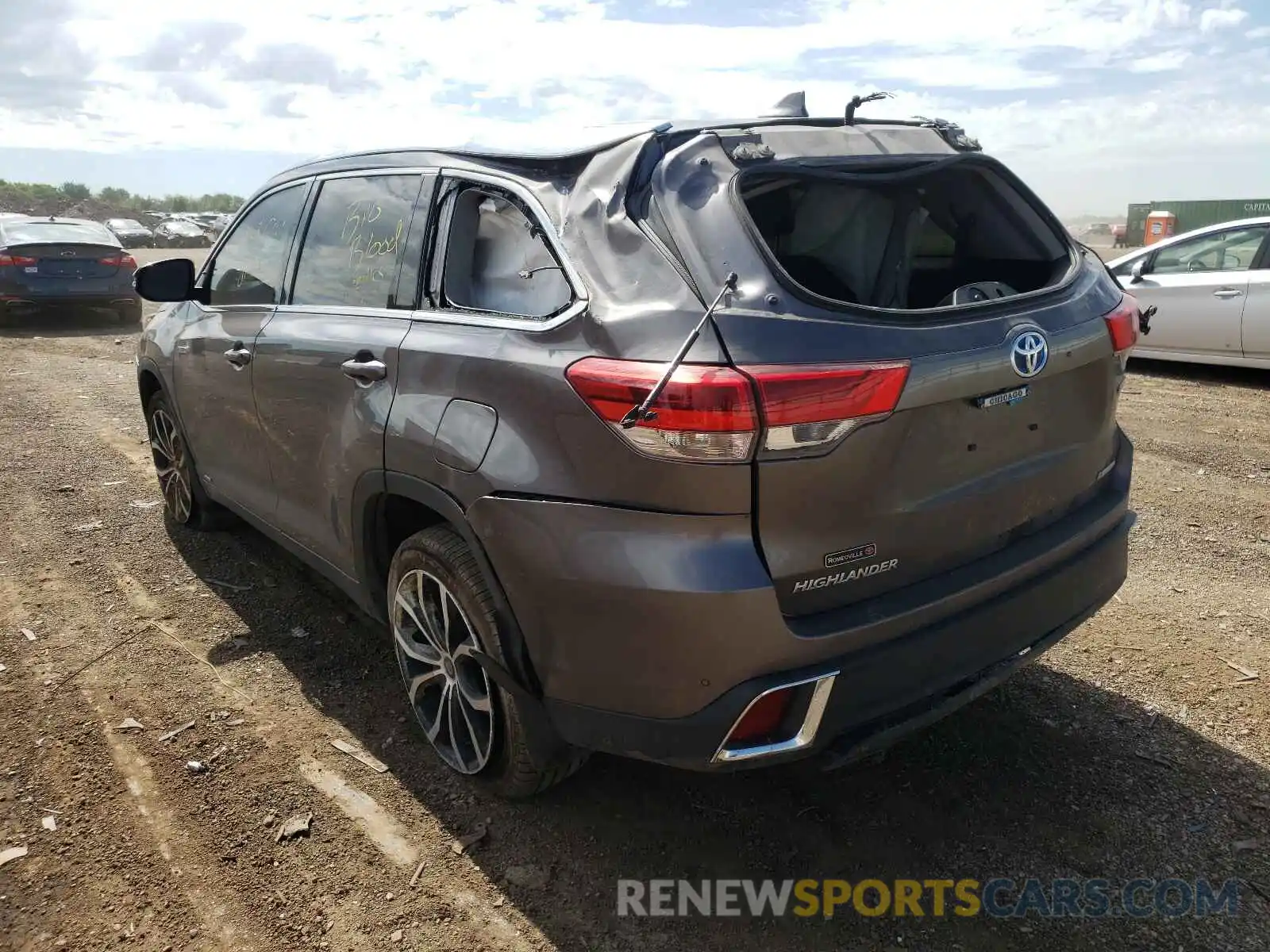 3 Photograph of a damaged car 5TDDGRFHXKS070779 TOYOTA HIGHLANDER 2019