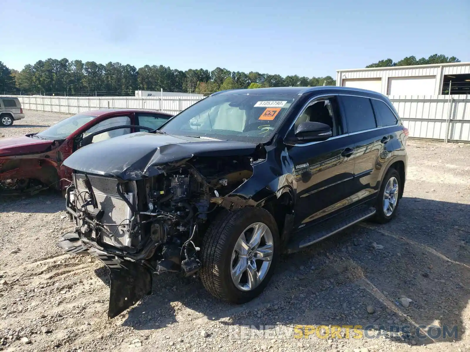 2 Photograph of a damaged car 5TDDGRFHXKS075271 TOYOTA HIGHLANDER 2019