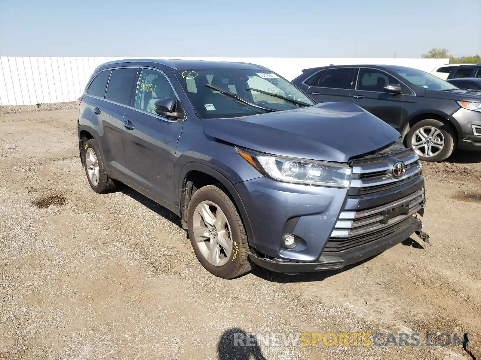 1 Photograph of a damaged car 5TDDZRFH0KS702313 TOYOTA HIGHLANDER 2019