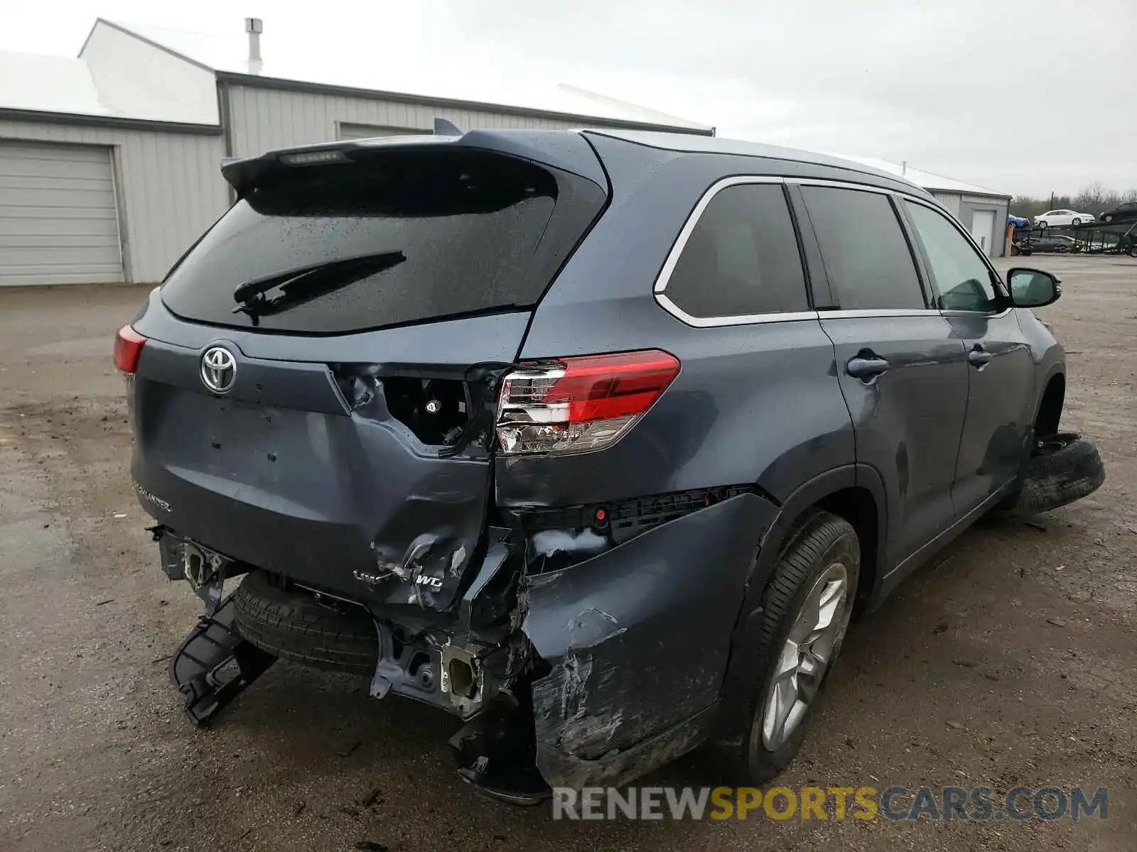 4 Photograph of a damaged car 5TDDZRFH0KS707415 TOYOTA HIGHLANDER 2019