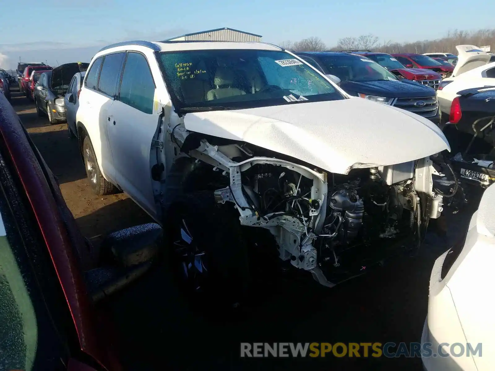 1 Photograph of a damaged car 5TDDZRFH0KS741032 TOYOTA HIGHLANDER 2019