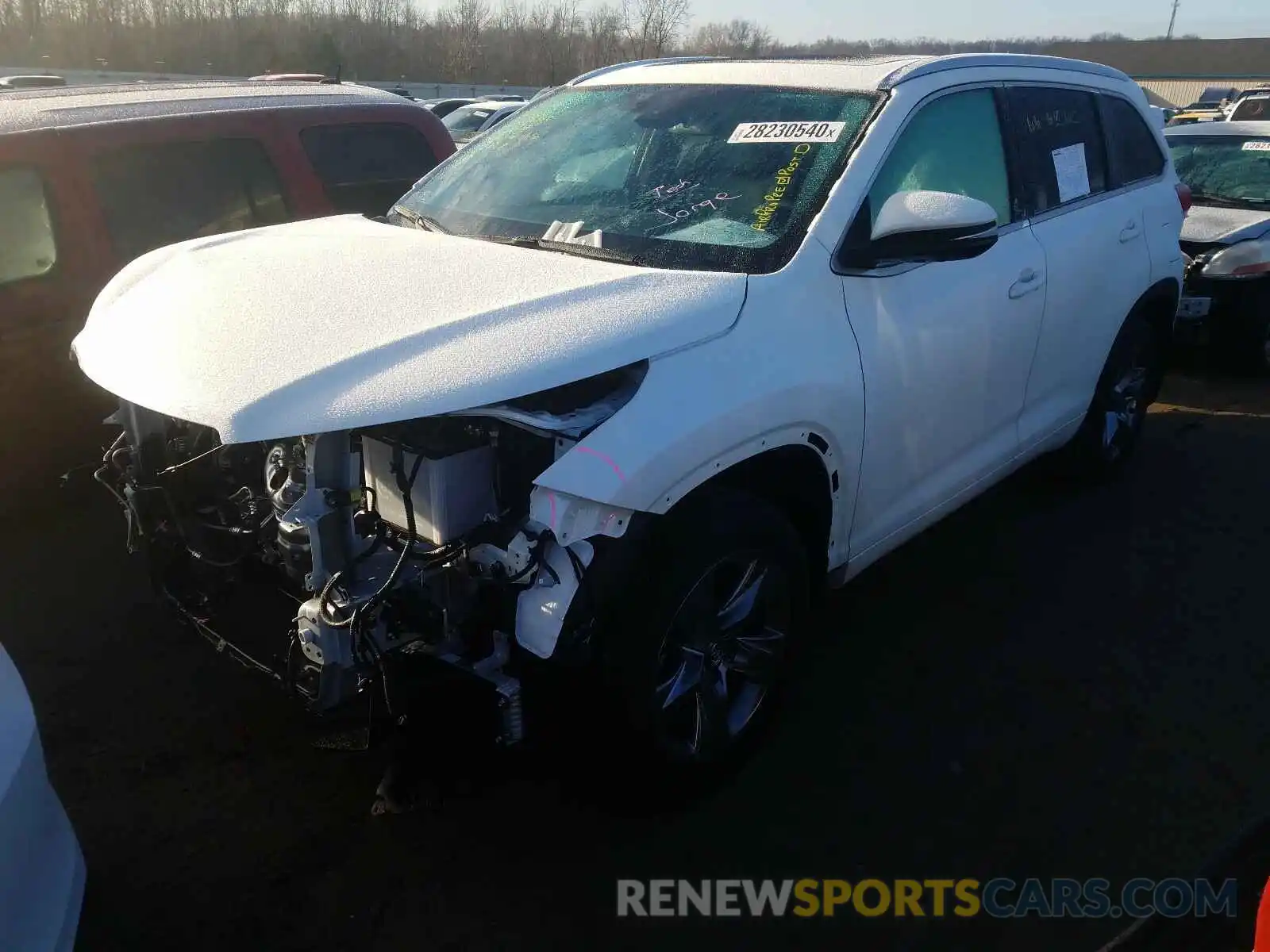 2 Photograph of a damaged car 5TDDZRFH0KS741032 TOYOTA HIGHLANDER 2019