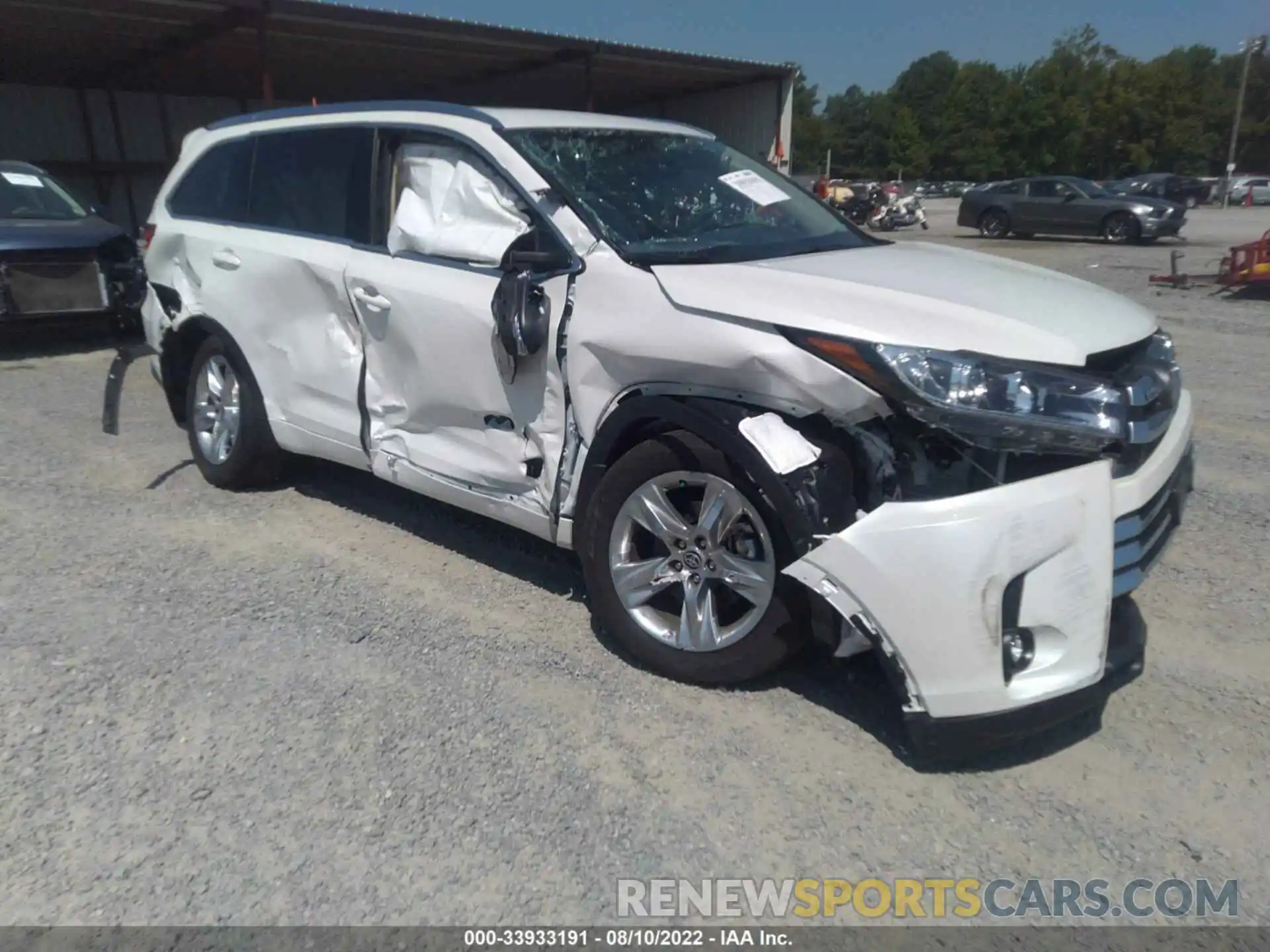 1 Photograph of a damaged car 5TDDZRFH0KS743685 TOYOTA HIGHLANDER 2019