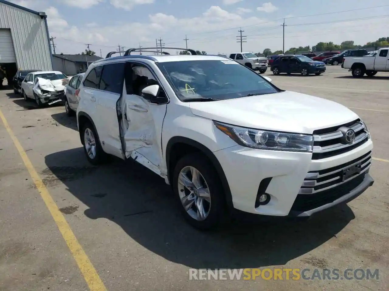 1 Photograph of a damaged car 5TDDZRFH0KS744562 TOYOTA HIGHLANDER 2019