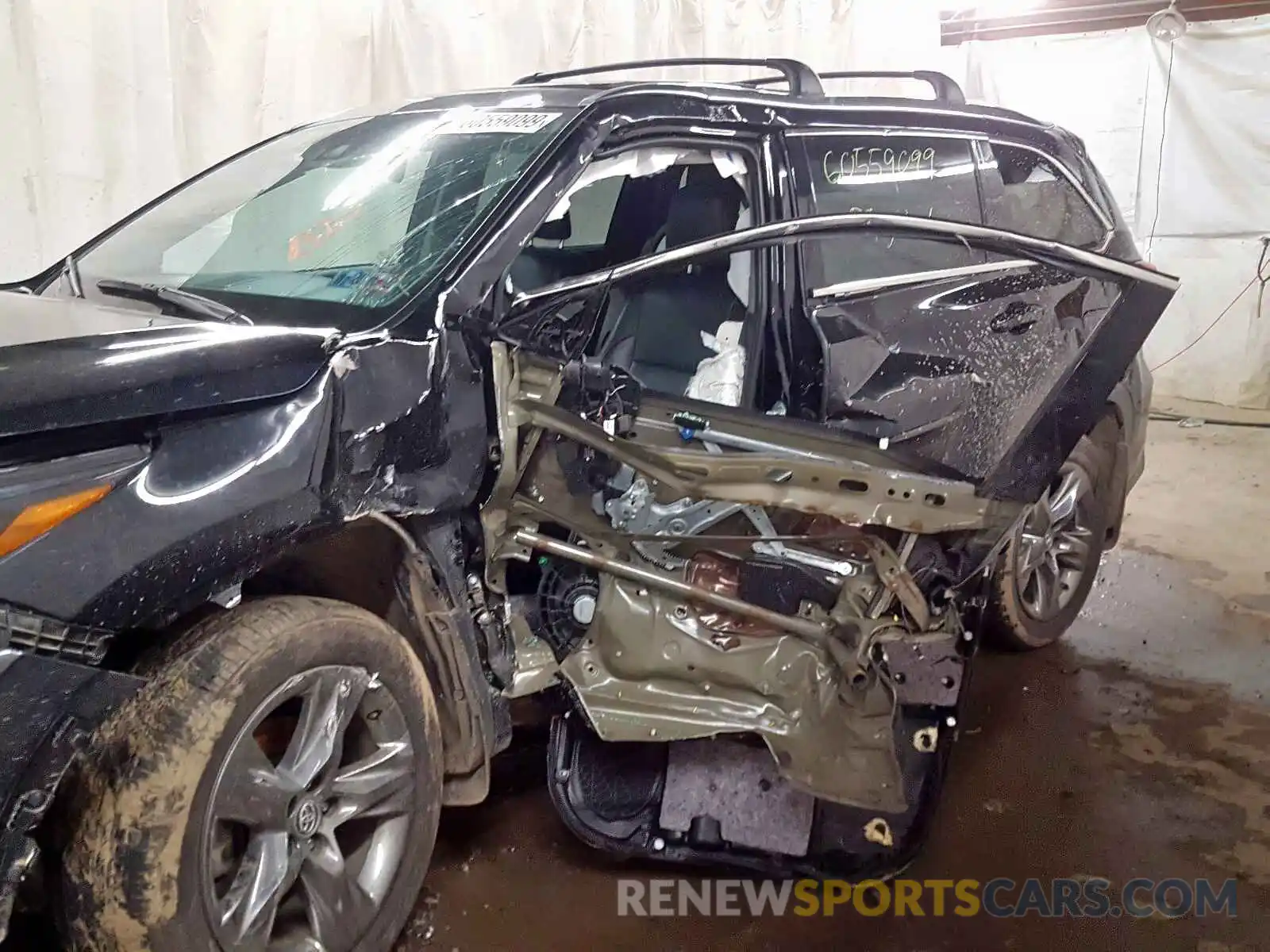 9 Photograph of a damaged car 5TDDZRFH0KS919117 TOYOTA HIGHLANDER 2019