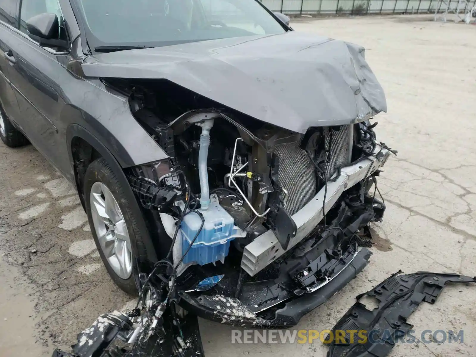 9 Photograph of a damaged car 5TDDZRFH0KS919540 TOYOTA HIGHLANDER 2019