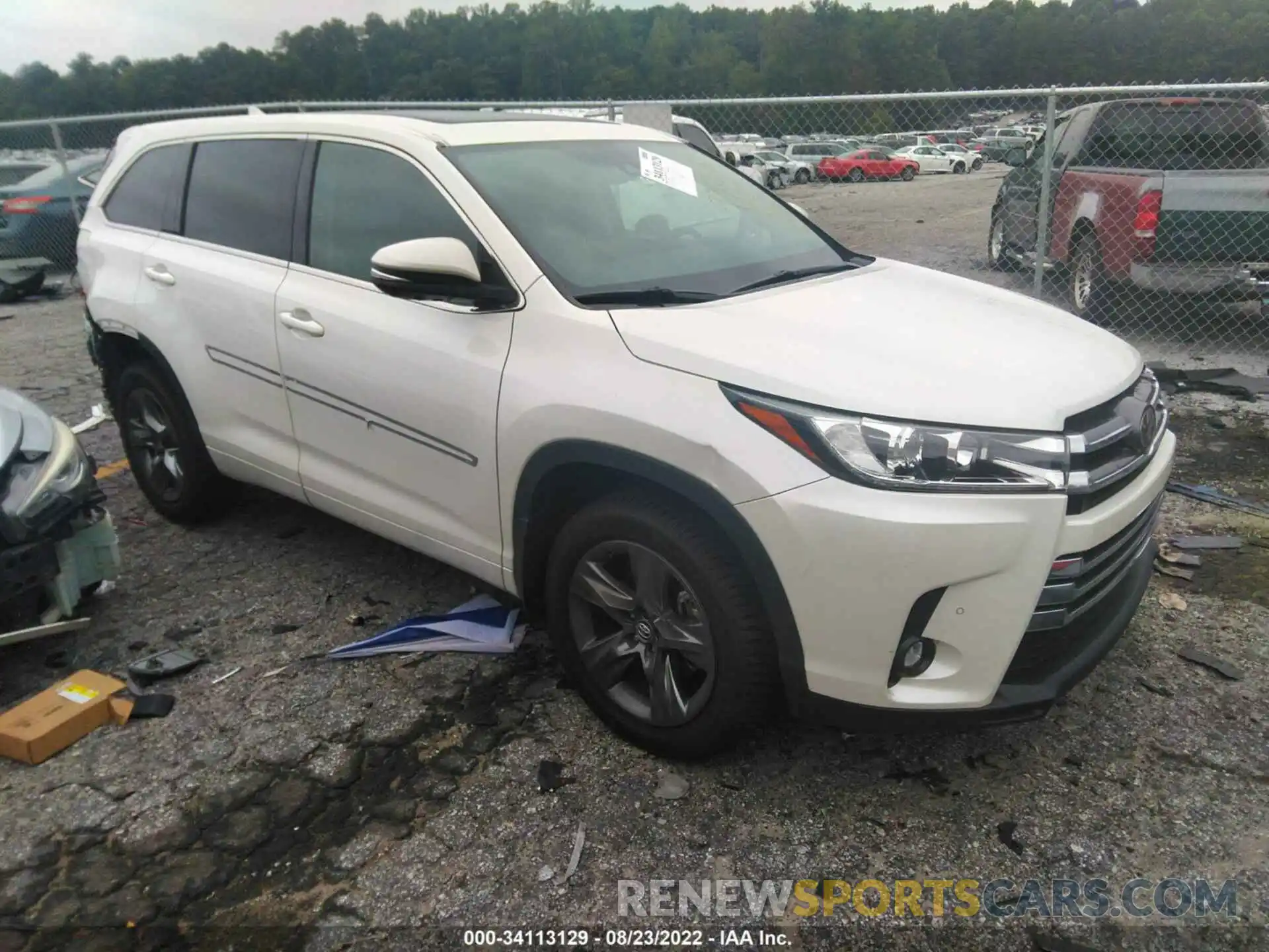 1 Photograph of a damaged car 5TDDZRFH0KS930635 TOYOTA HIGHLANDER 2019