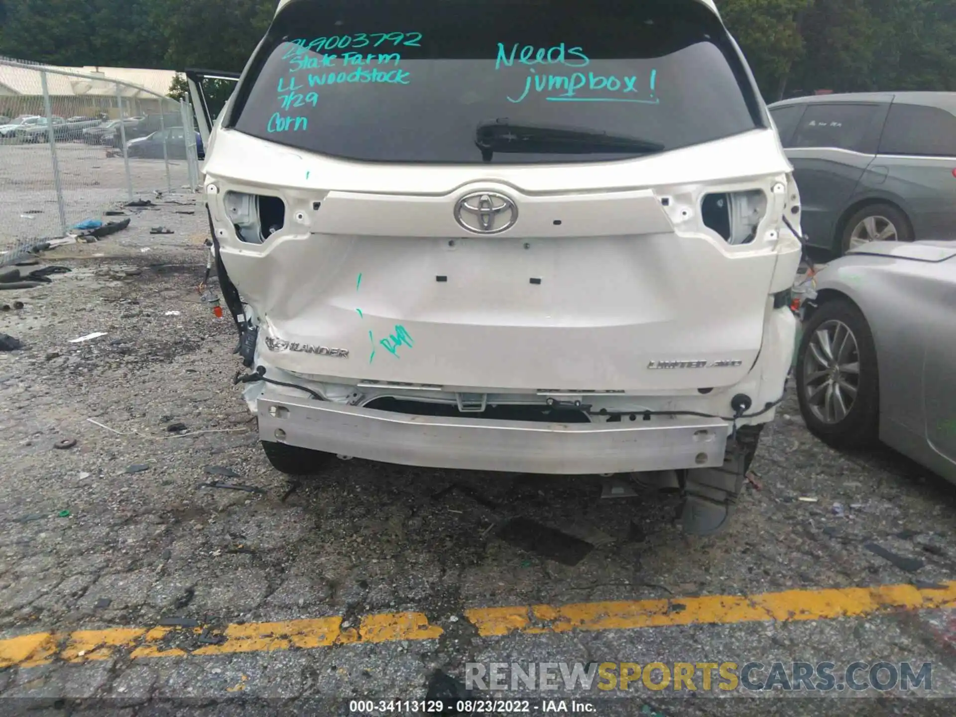 6 Photograph of a damaged car 5TDDZRFH0KS930635 TOYOTA HIGHLANDER 2019