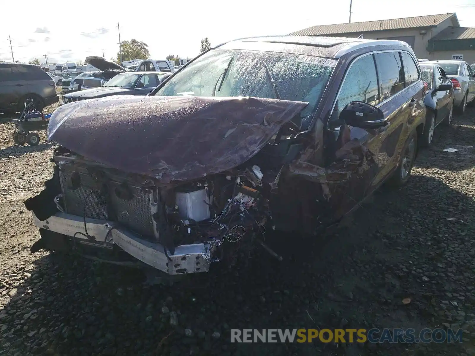 2 Photograph of a damaged car 5TDDZRFH0KS935690 TOYOTA HIGHLANDER 2019