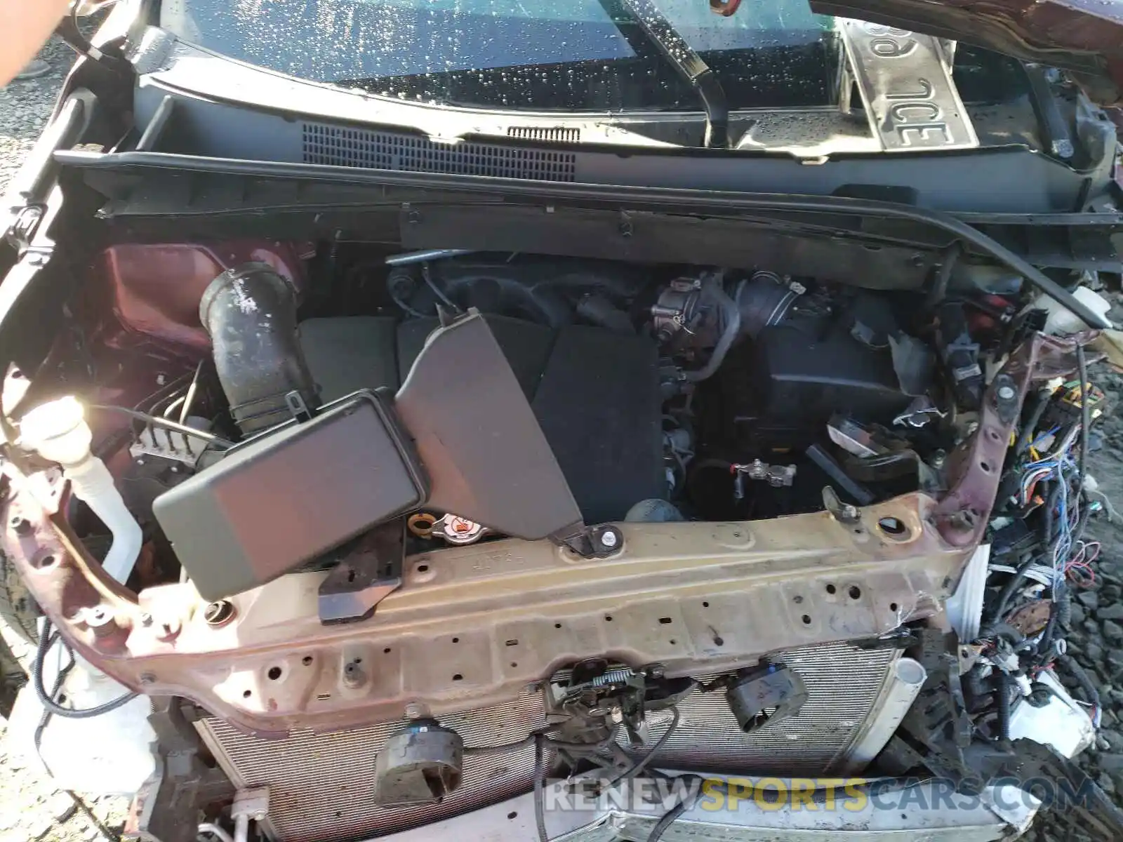 7 Photograph of a damaged car 5TDDZRFH0KS935690 TOYOTA HIGHLANDER 2019