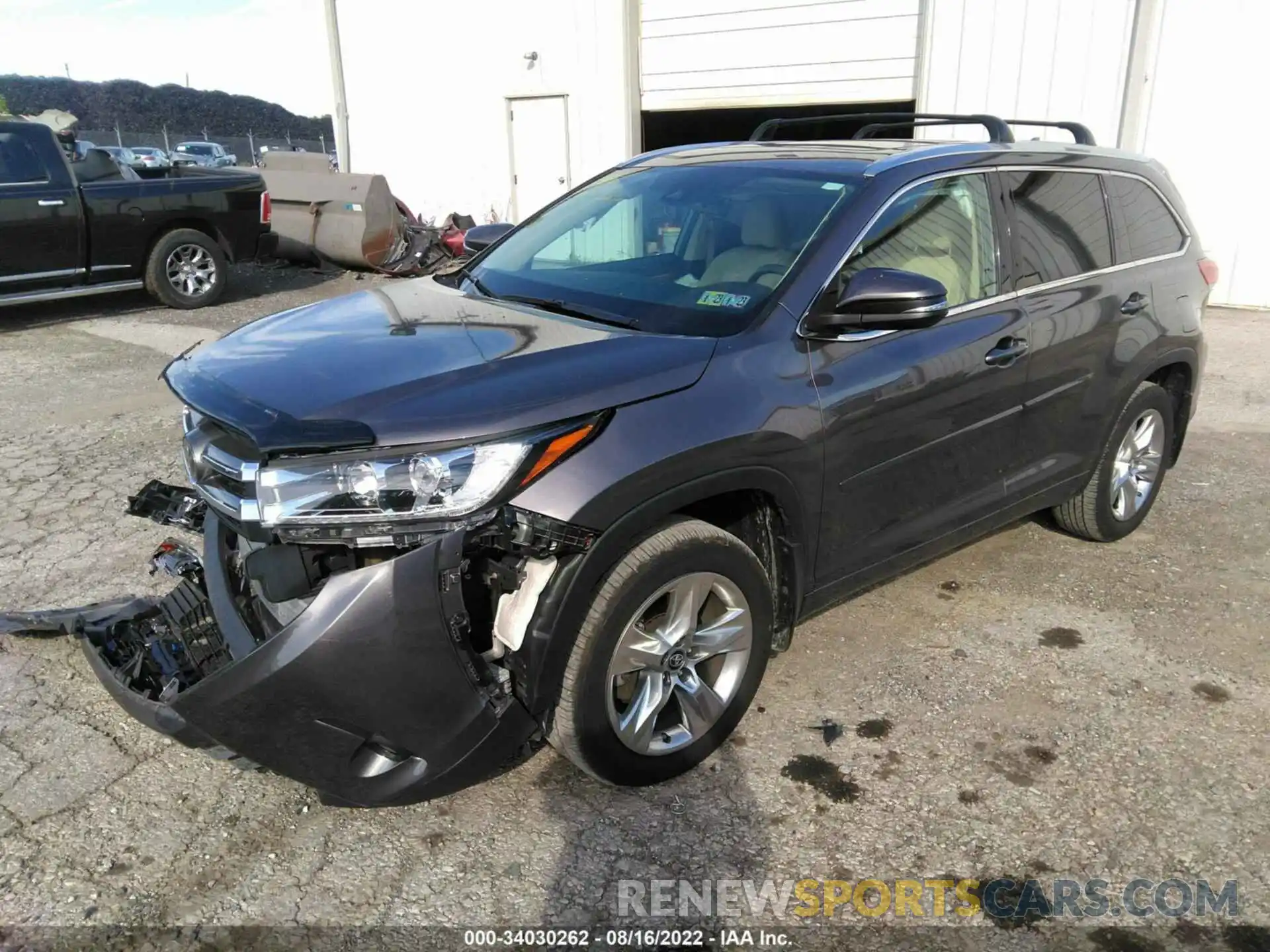 2 Photograph of a damaged car 5TDDZRFH0KS945622 TOYOTA HIGHLANDER 2019