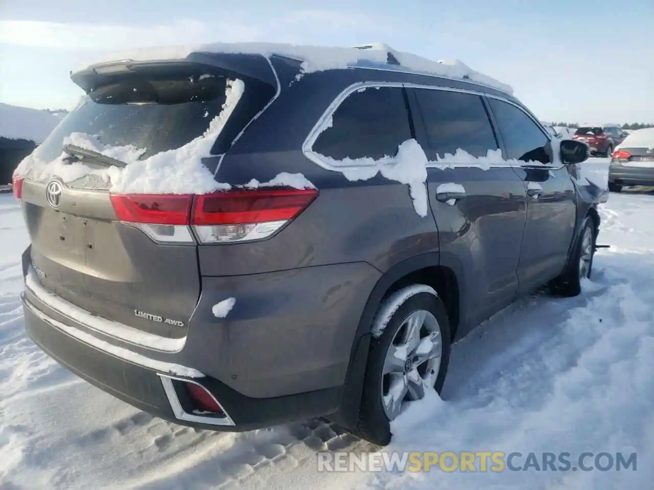 4 Photograph of a damaged car 5TDDZRFH0KS947001 TOYOTA HIGHLANDER 2019