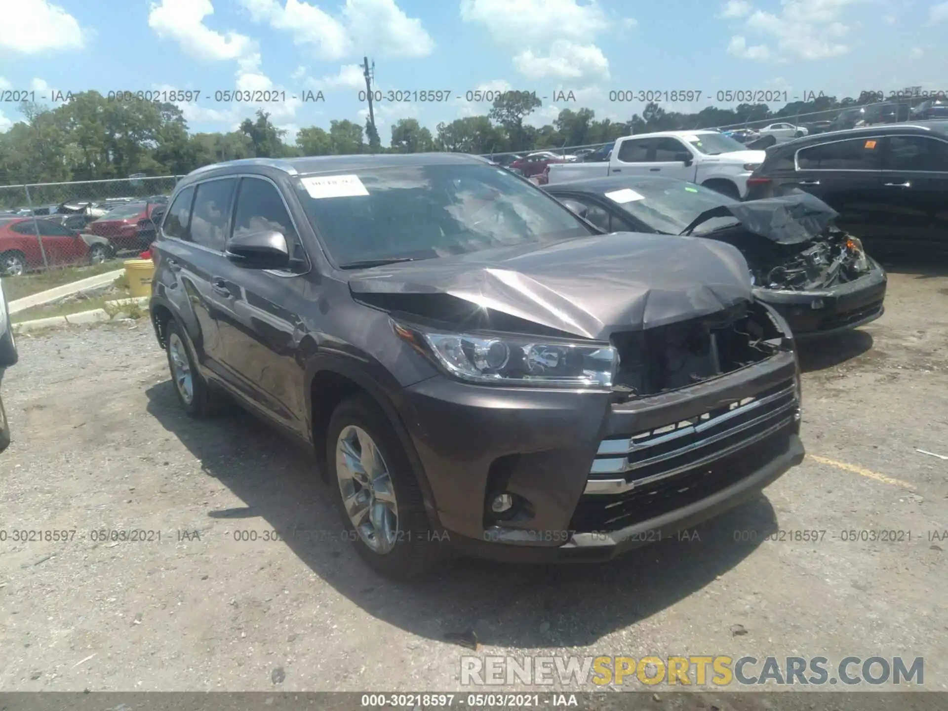 1 Photograph of a damaged car 5TDDZRFH0KS957317 TOYOTA HIGHLANDER 2019