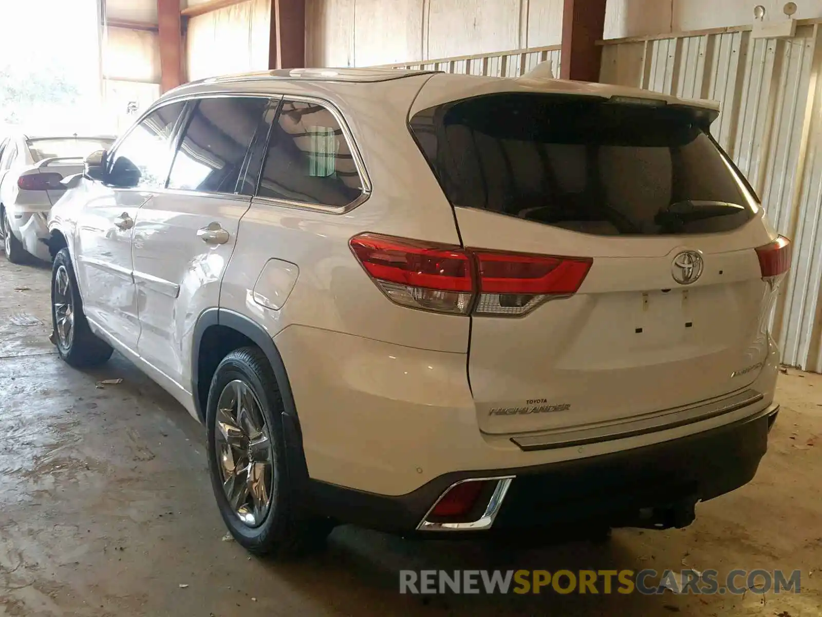 3 Photograph of a damaged car 5TDDZRFH0KS958113 TOYOTA HIGHLANDER 2019