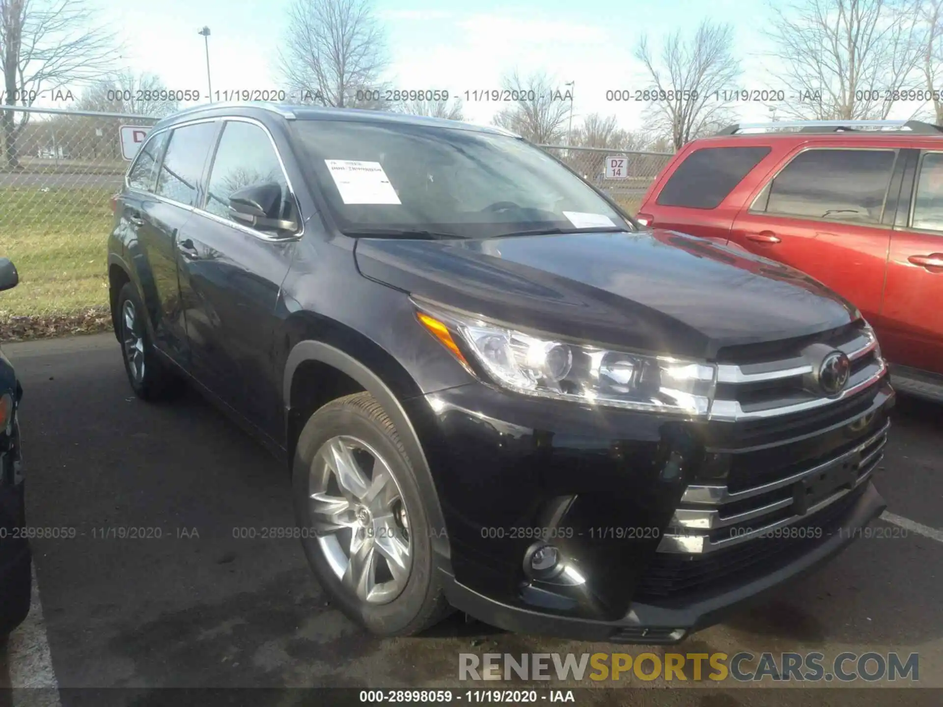 1 Photograph of a damaged car 5TDDZRFH0KS972108 TOYOTA HIGHLANDER 2019