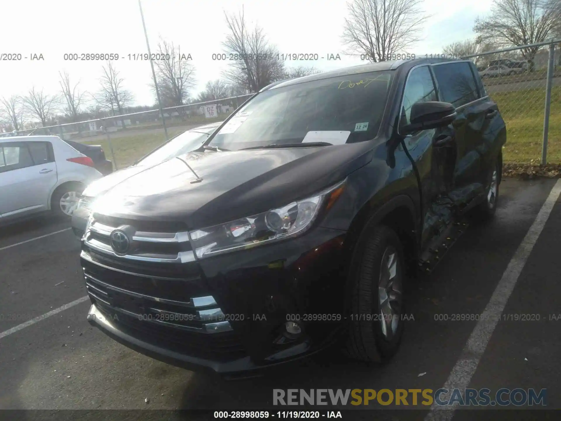 2 Photograph of a damaged car 5TDDZRFH0KS972108 TOYOTA HIGHLANDER 2019