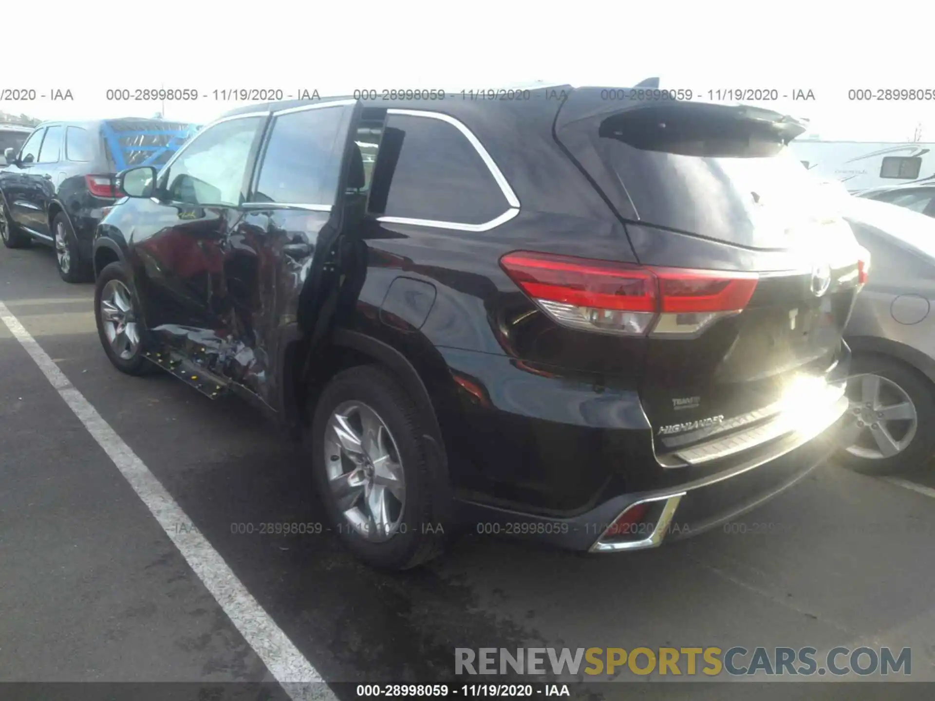 3 Photograph of a damaged car 5TDDZRFH0KS972108 TOYOTA HIGHLANDER 2019