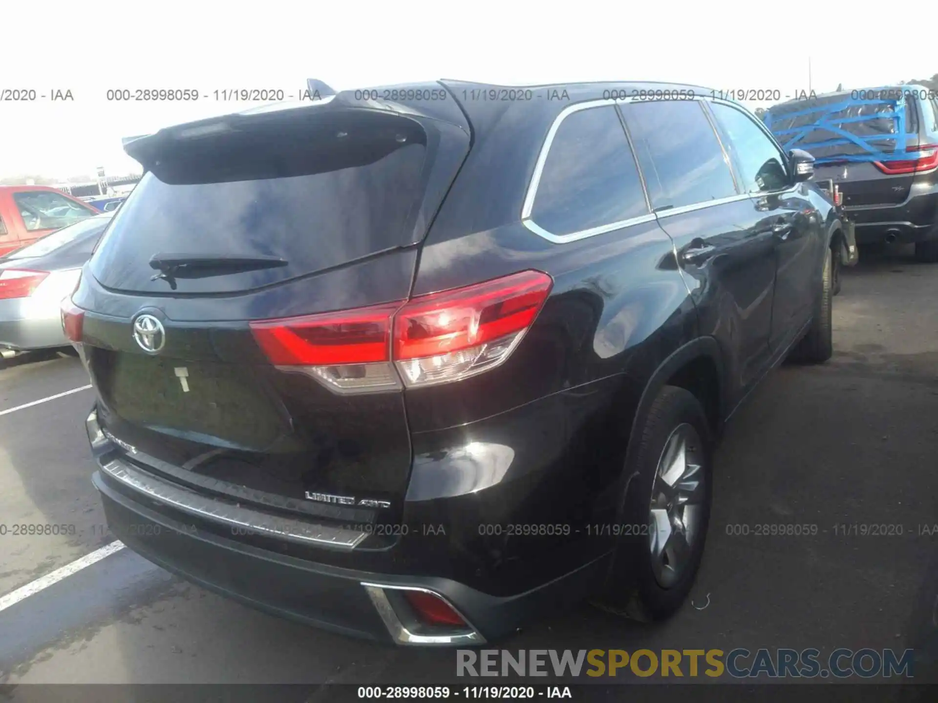 4 Photograph of a damaged car 5TDDZRFH0KS972108 TOYOTA HIGHLANDER 2019