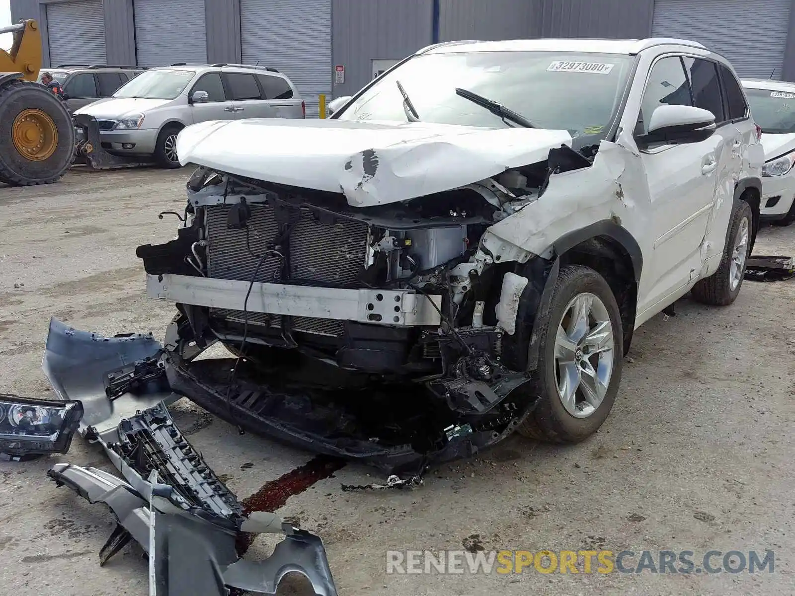 2 Фотография поврежденного автомобиля 5TDDZRFH0KS980130 TOYOTA HIGHLANDER 2019