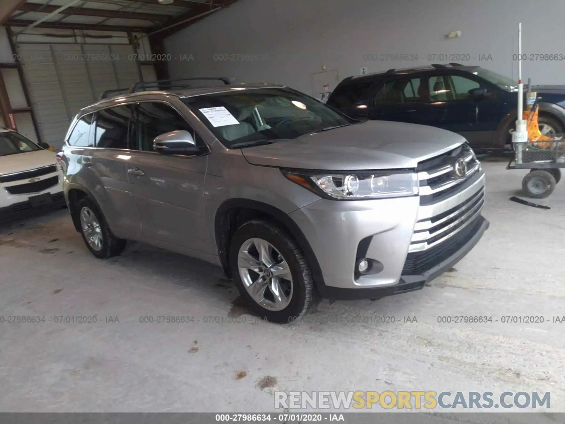 1 Photograph of a damaged car 5TDDZRFH0KS985053 TOYOTA HIGHLANDER 2019