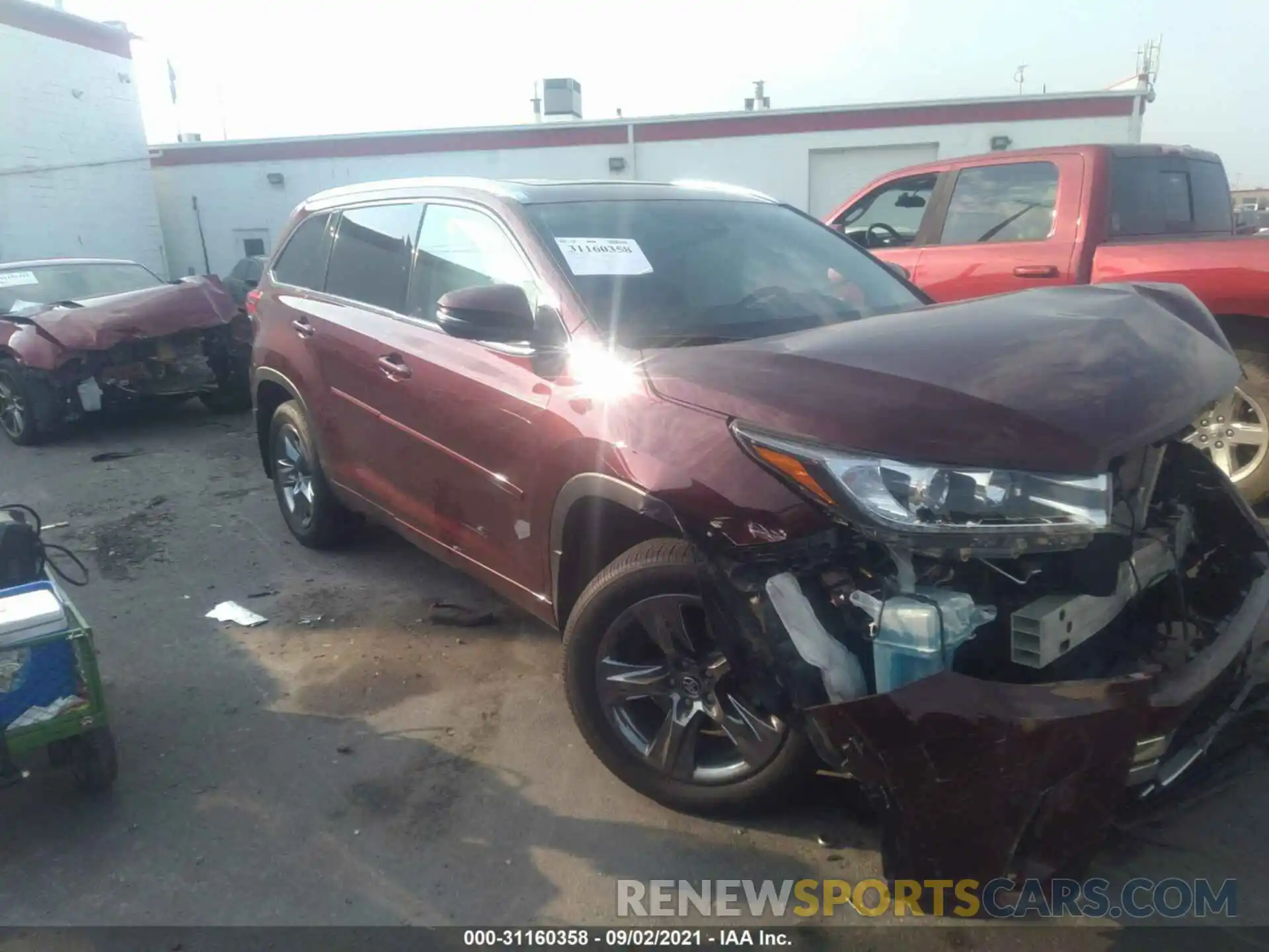 1 Photograph of a damaged car 5TDDZRFH0KS992777 TOYOTA HIGHLANDER 2019