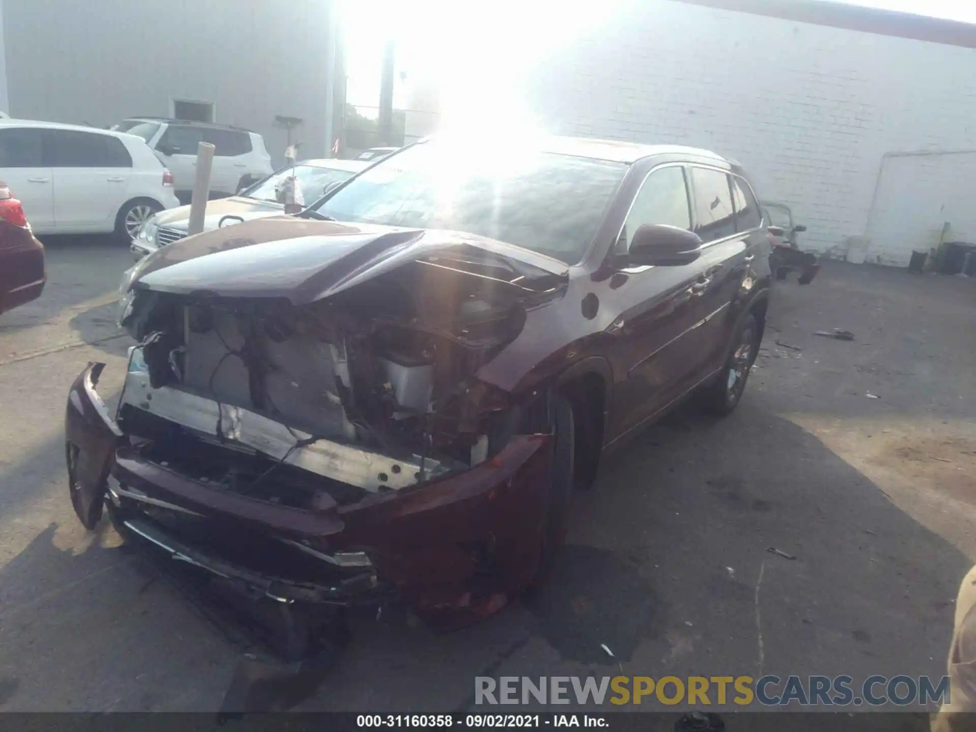 2 Photograph of a damaged car 5TDDZRFH0KS992777 TOYOTA HIGHLANDER 2019