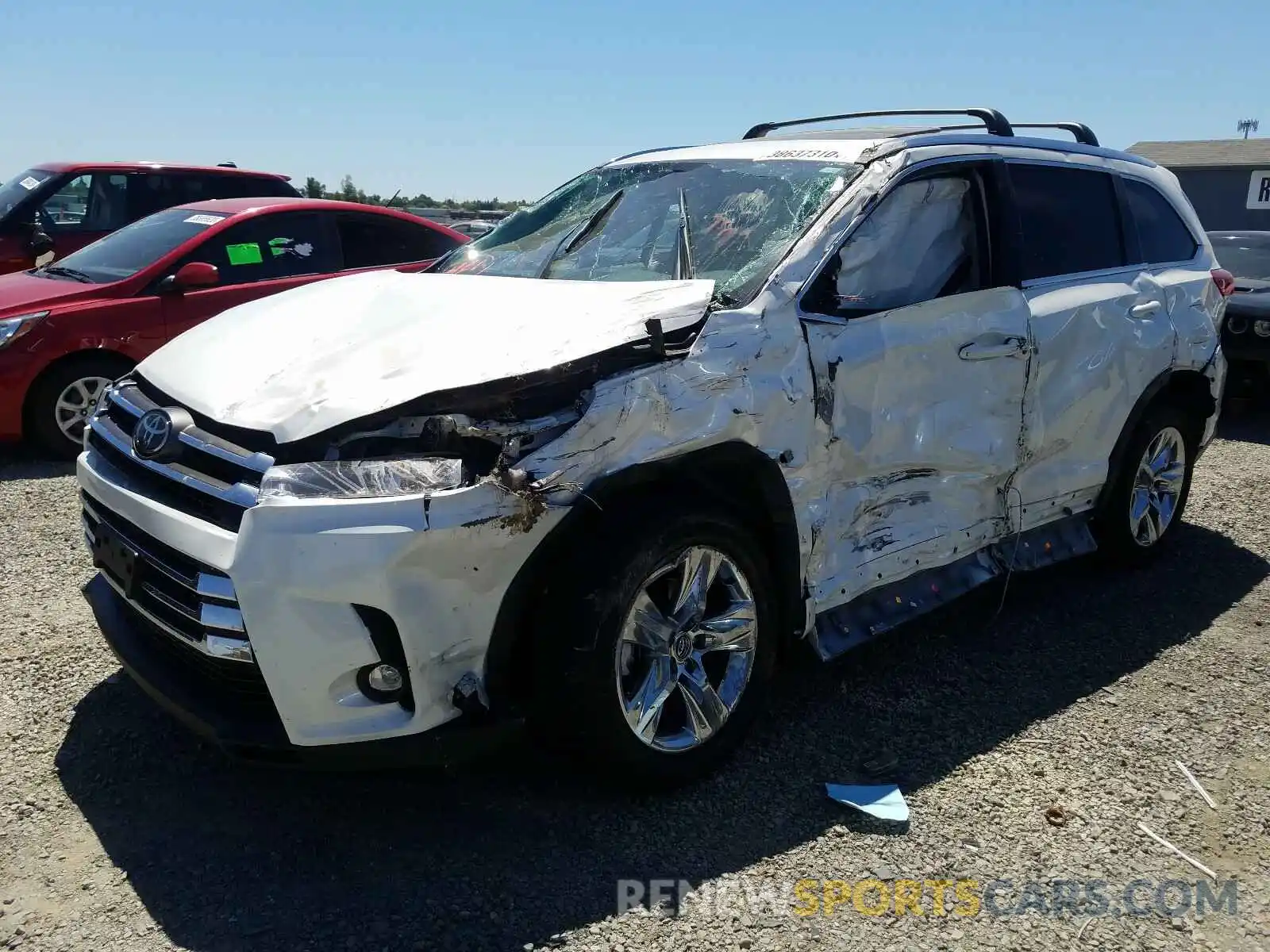 2 Photograph of a damaged car 5TDDZRFH0KS992908 TOYOTA HIGHLANDER 2019