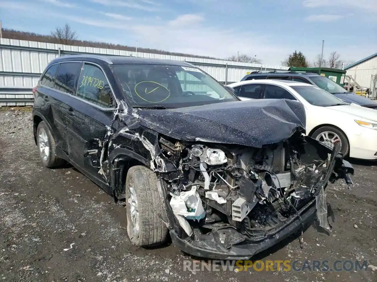 1 Photograph of a damaged car 5TDDZRFH1KS705432 TOYOTA HIGHLANDER 2019