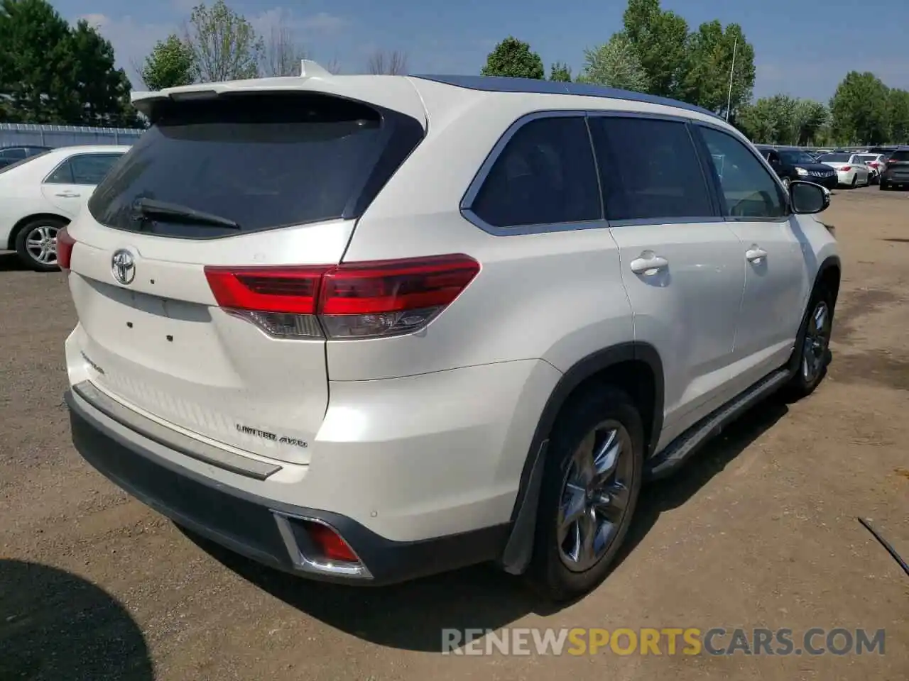 4 Photograph of a damaged car 5TDDZRFH1KS730699 TOYOTA HIGHLANDER 2019