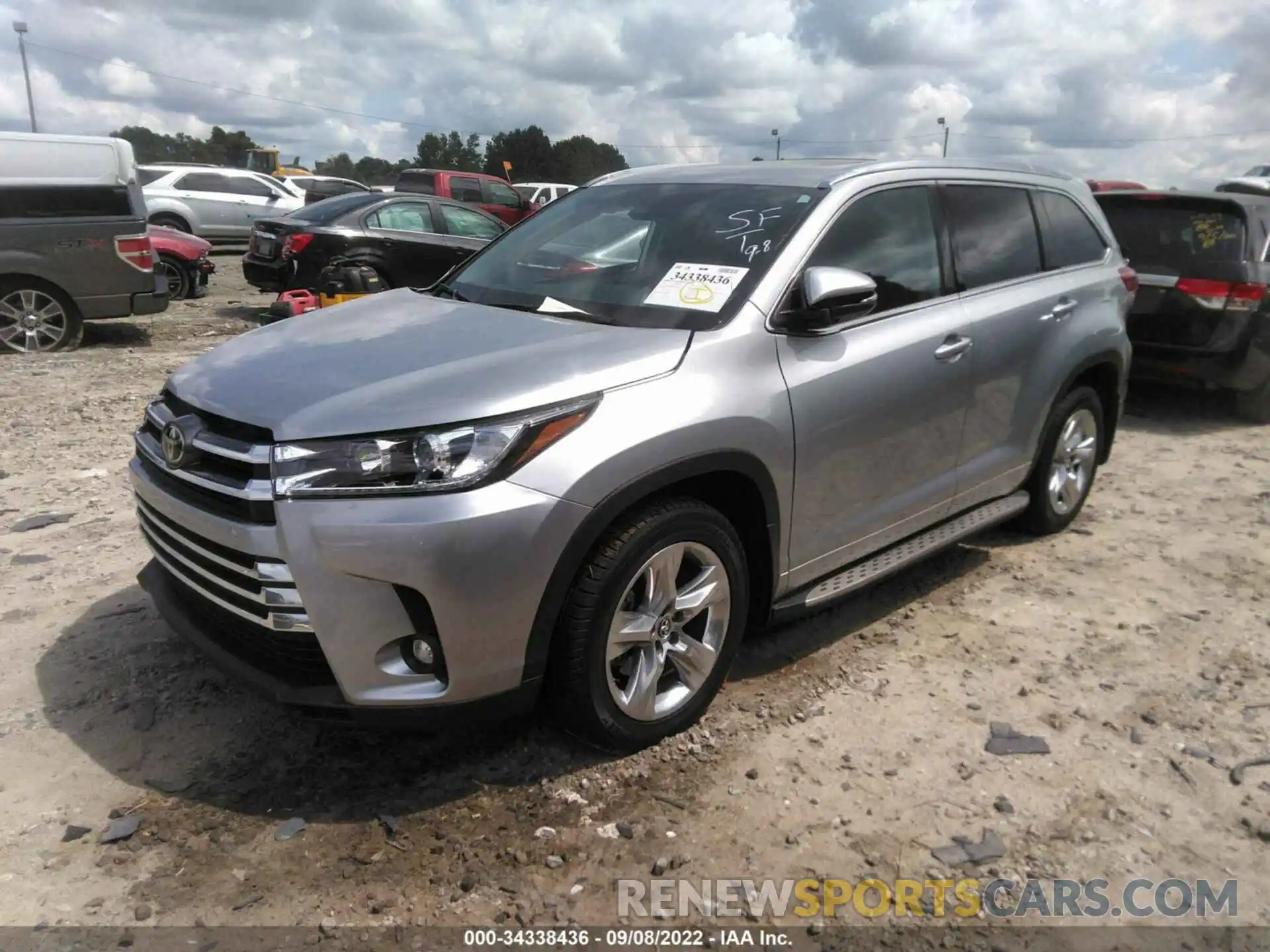 2 Photograph of a damaged car 5TDDZRFH1KS738849 TOYOTA HIGHLANDER 2019