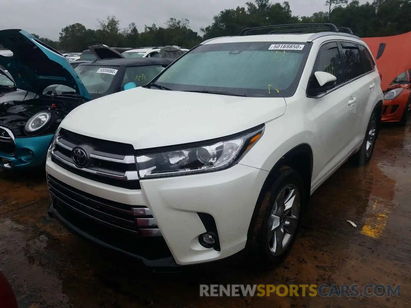 2 Photograph of a damaged car 5TDDZRFH1KS747146 TOYOTA HIGHLANDER 2019