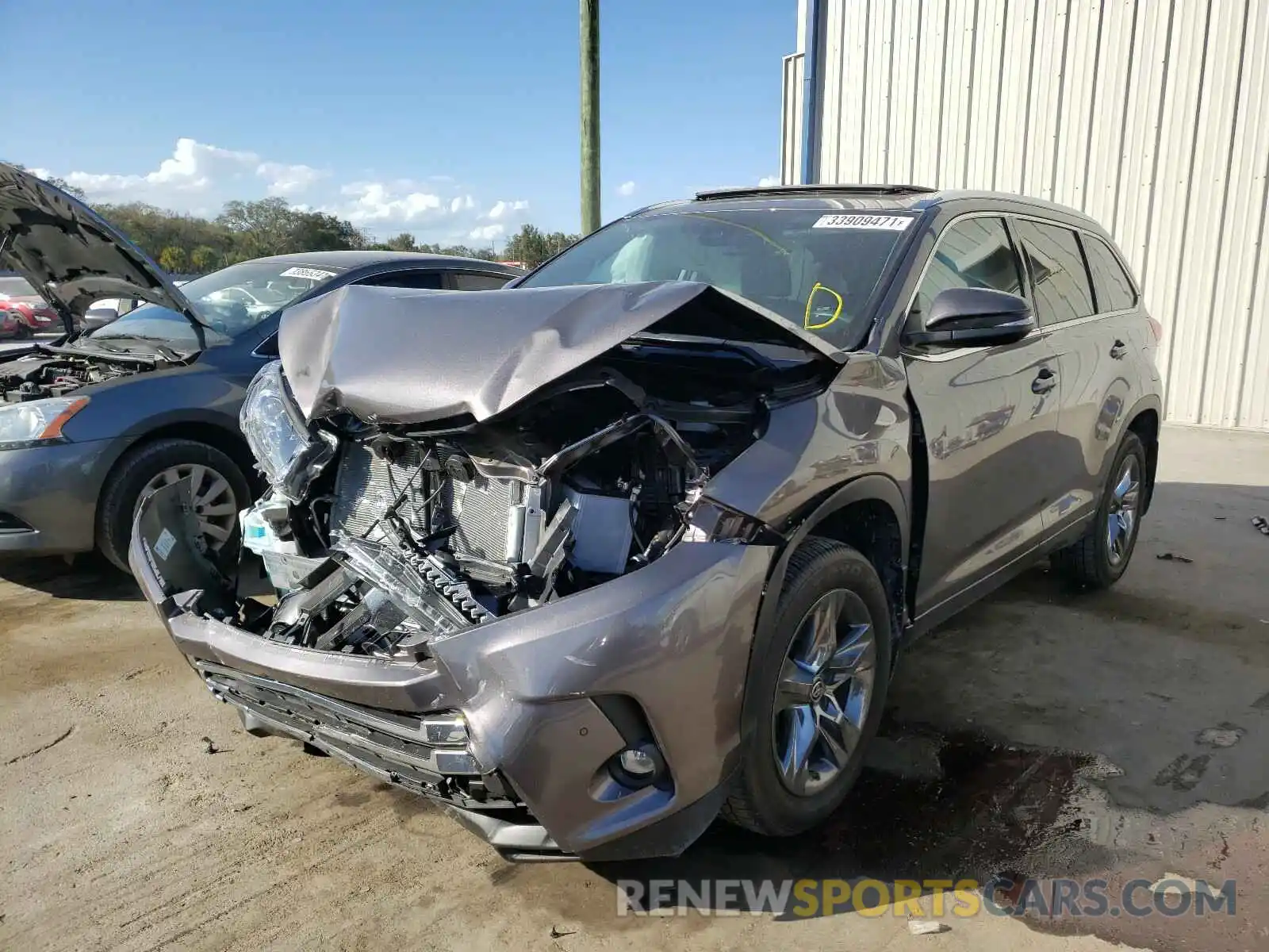 2 Photograph of a damaged car 5TDDZRFH1KS747664 TOYOTA HIGHLANDER 2019