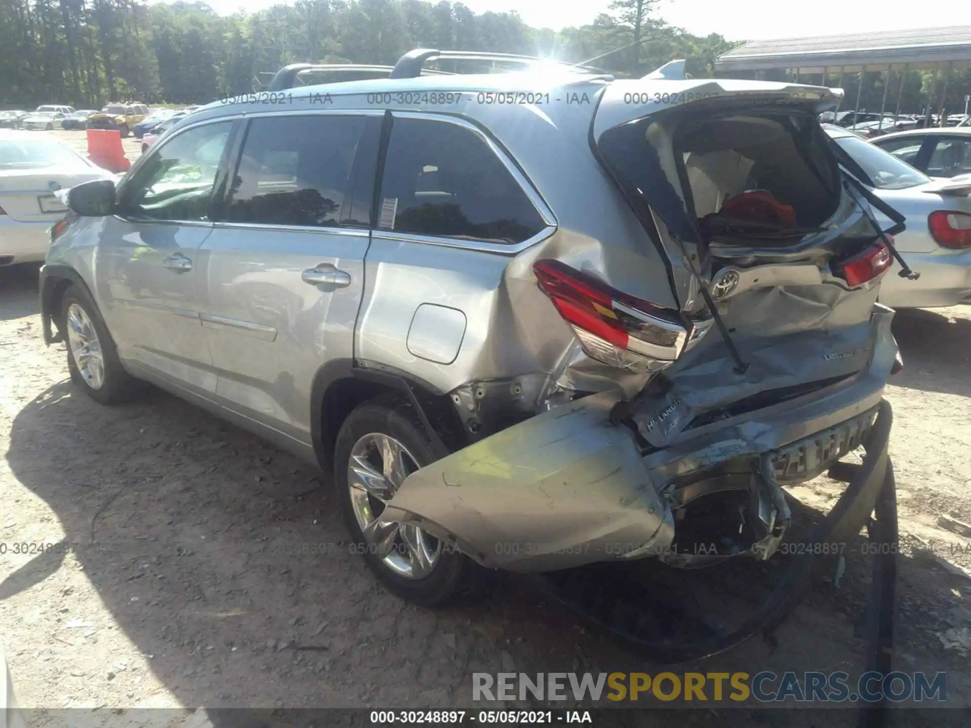 3 Photograph of a damaged car 5TDDZRFH1KS924844 TOYOTA HIGHLANDER 2019