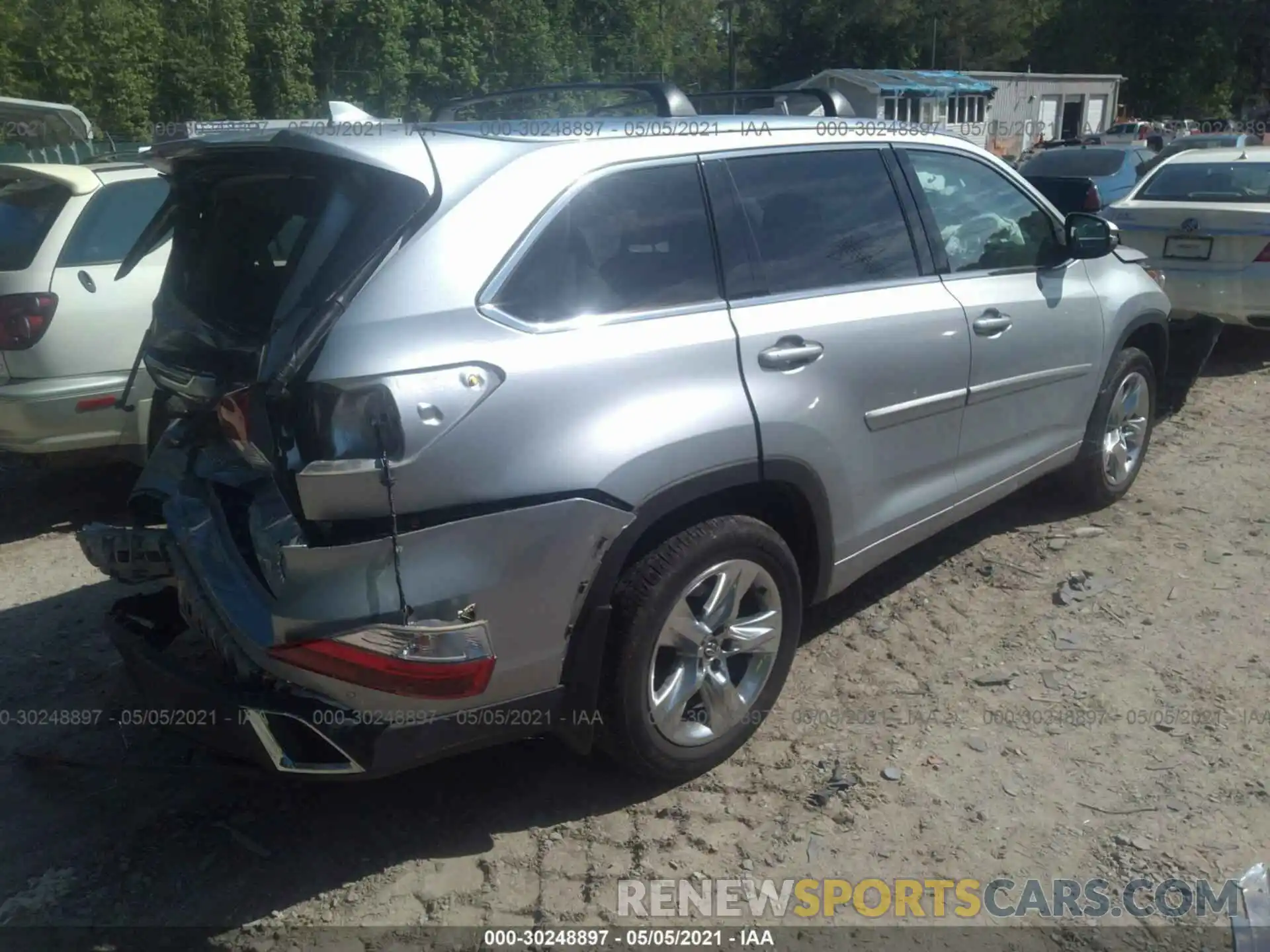 4 Photograph of a damaged car 5TDDZRFH1KS924844 TOYOTA HIGHLANDER 2019