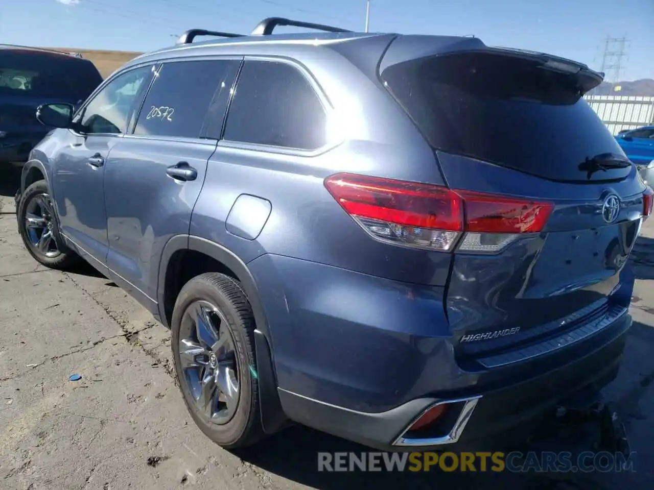 3 Photograph of a damaged car 5TDDZRFH1KS933902 TOYOTA HIGHLANDER 2019