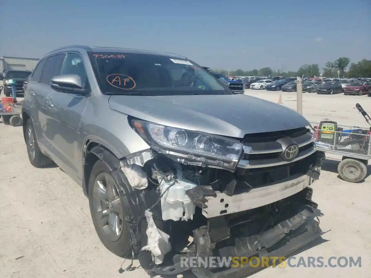 1 Photograph of a damaged car 5TDDZRFH1KS936539 TOYOTA HIGHLANDER 2019