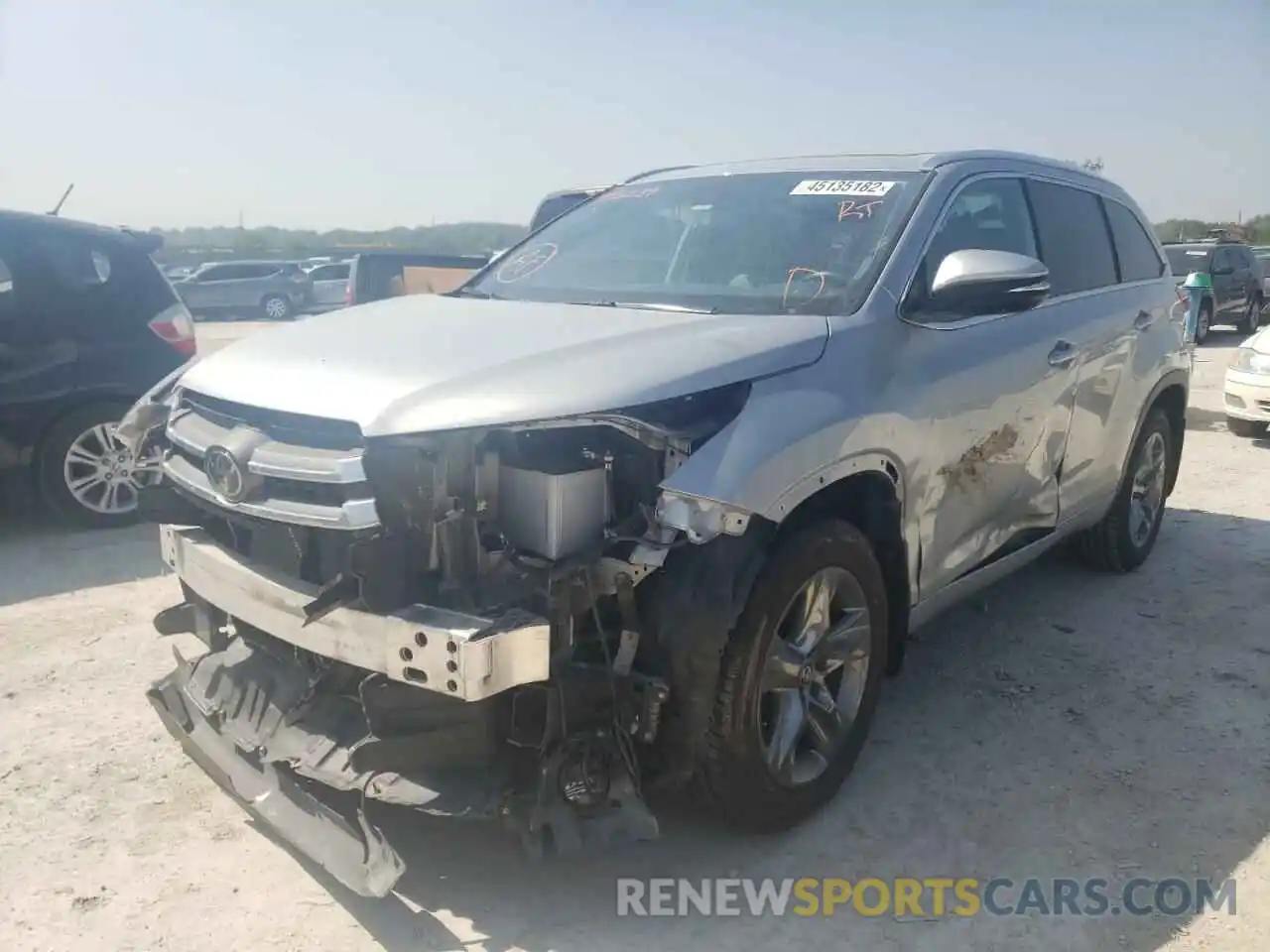 2 Photograph of a damaged car 5TDDZRFH1KS936539 TOYOTA HIGHLANDER 2019