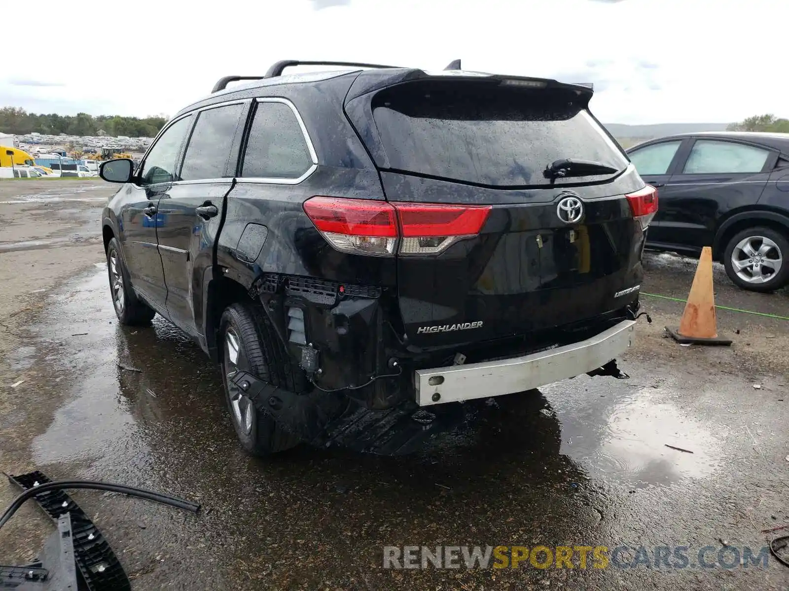 3 Photograph of a damaged car 5TDDZRFH1KS944236 TOYOTA HIGHLANDER 2019