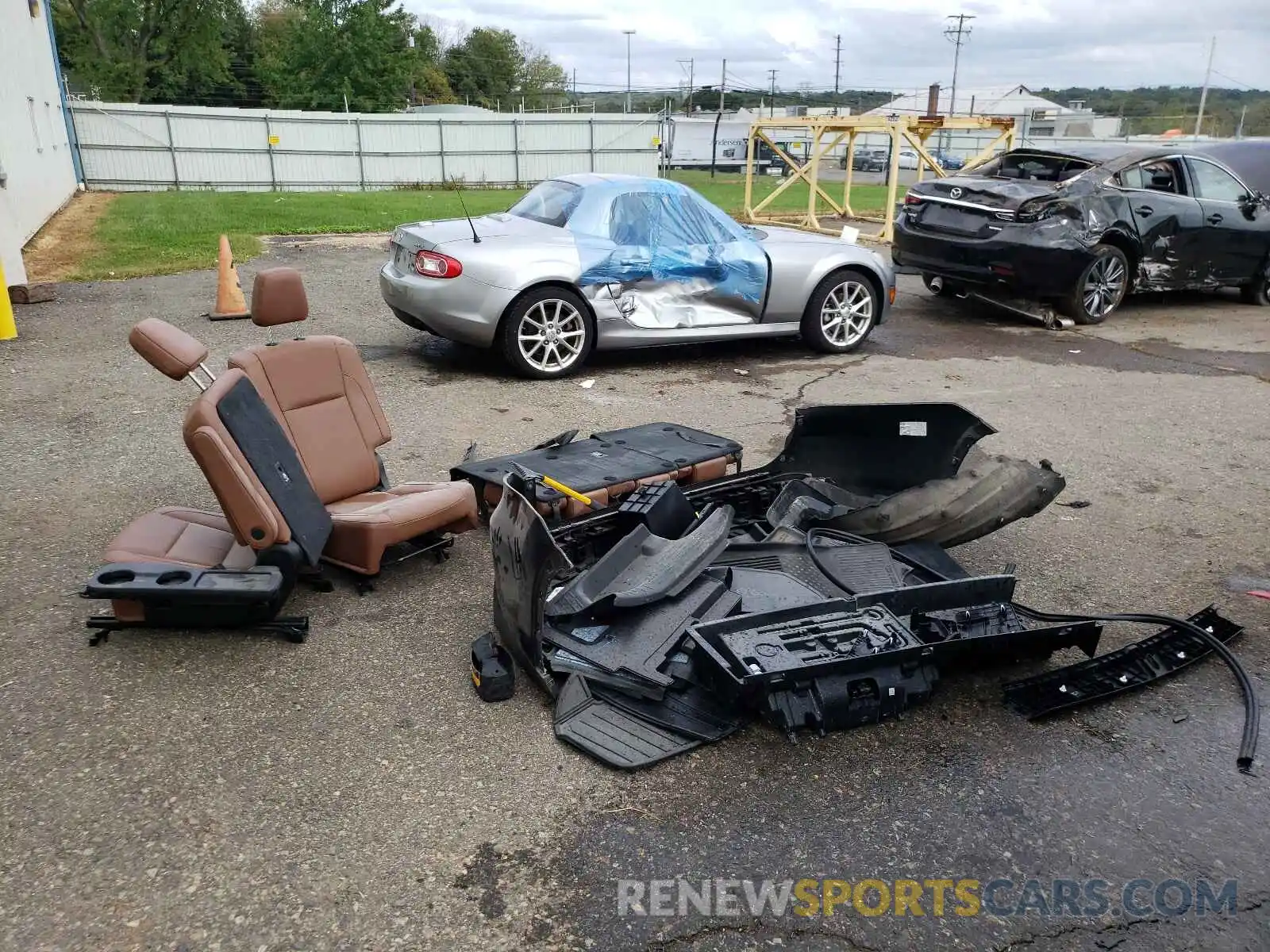 9 Photograph of a damaged car 5TDDZRFH1KS944236 TOYOTA HIGHLANDER 2019