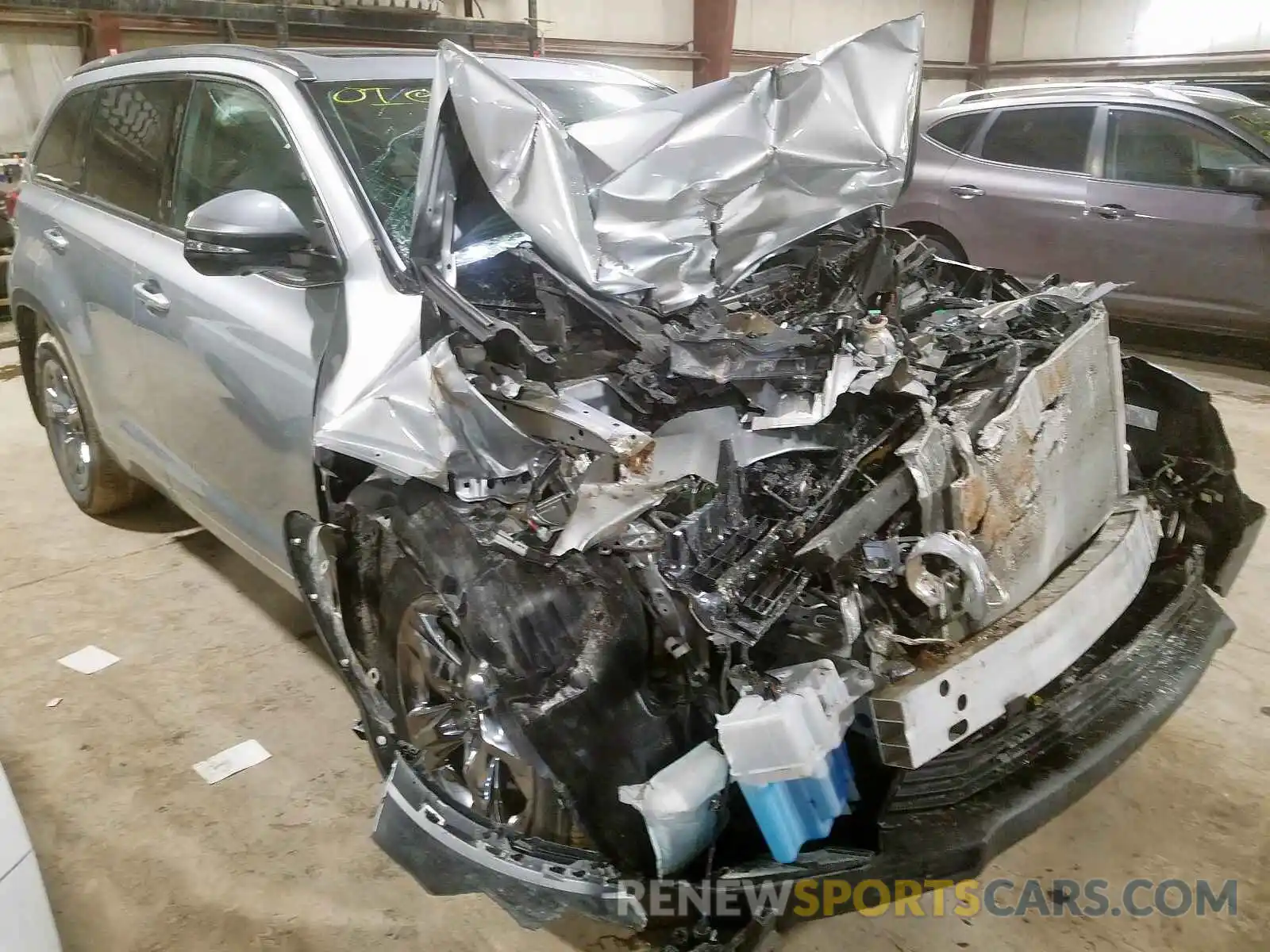 1 Photograph of a damaged car 5TDDZRFH1KS953986 TOYOTA HIGHLANDER 2019