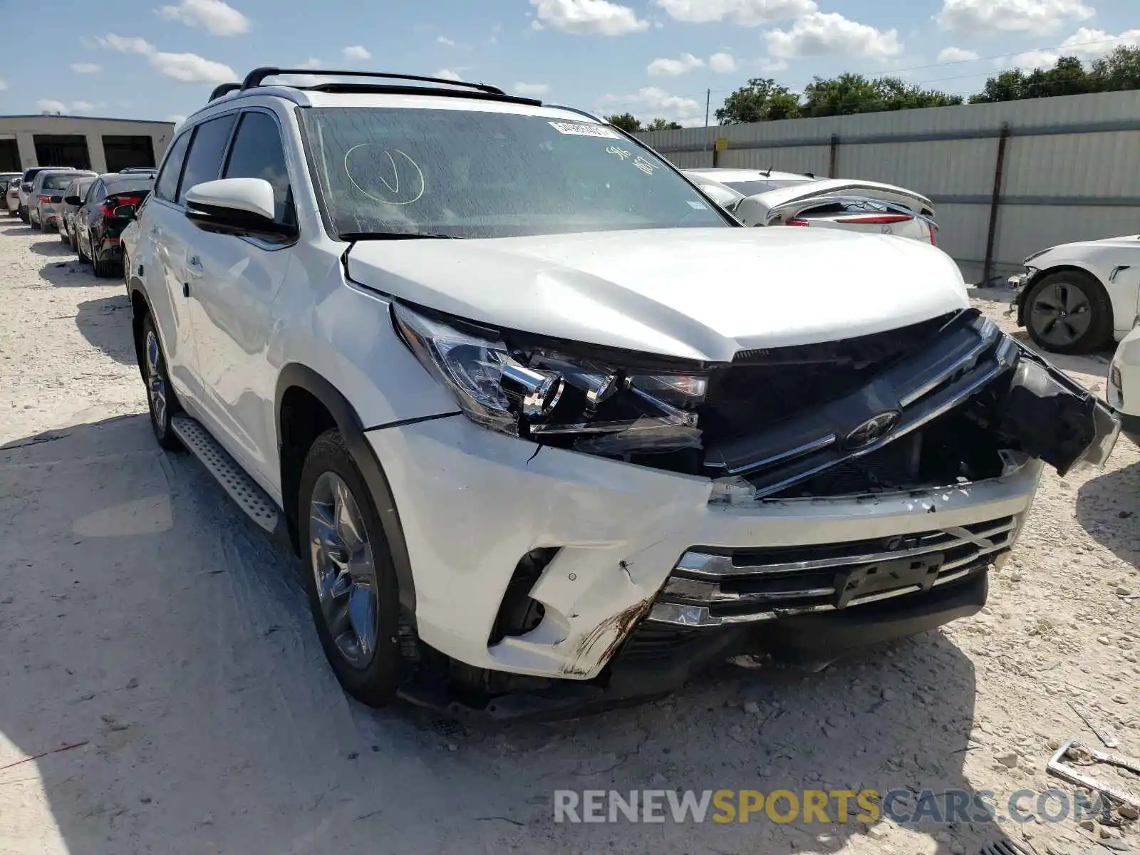 1 Photograph of a damaged car 5TDDZRFH1KS960873 TOYOTA HIGHLANDER 2019